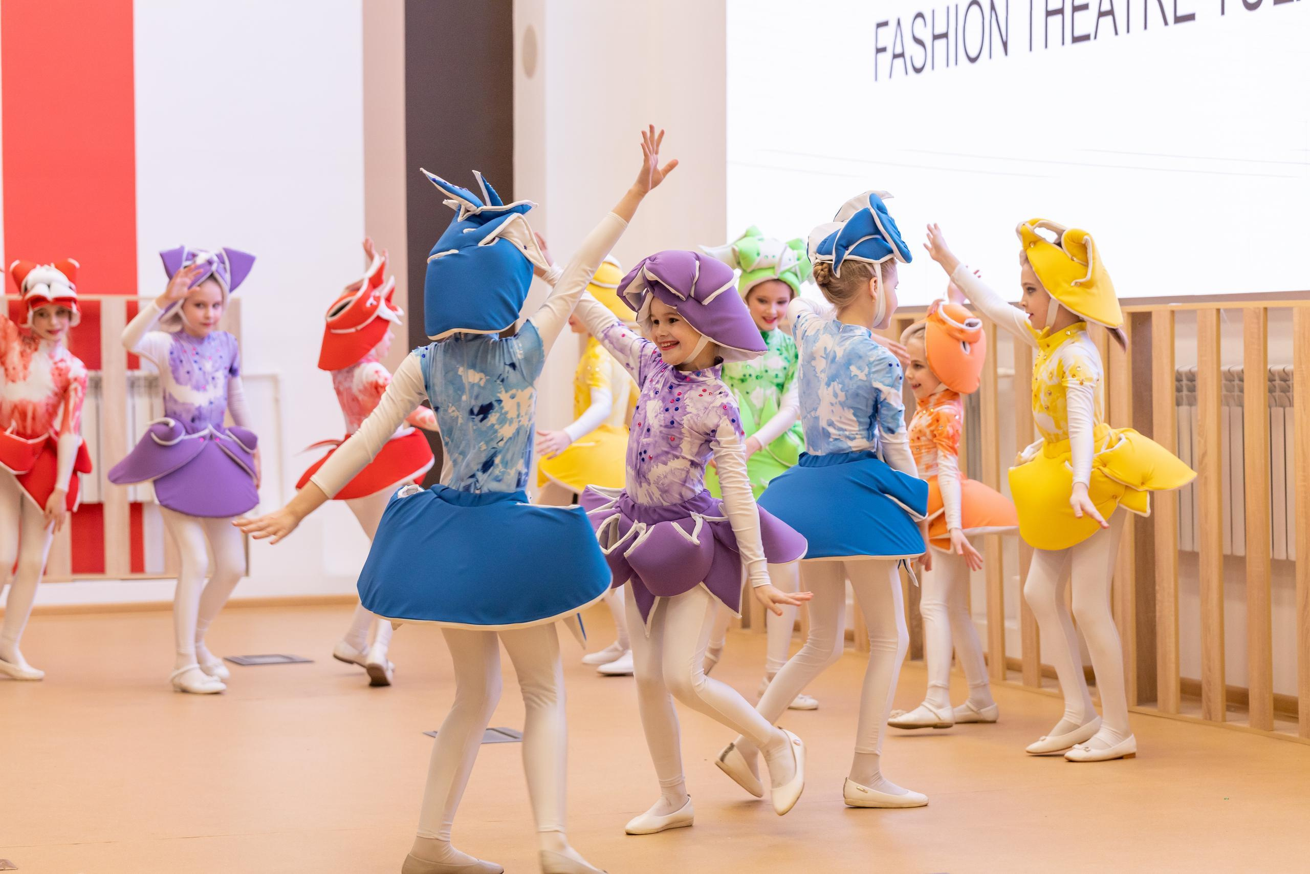 Репортаж 70-200 f2.8 Tamron g2. Показ театр моды «Стиль» («Style» город Тула). Фотограф в Туле Крупский АнДРей. Фотостудия «КАДР71» в Туле