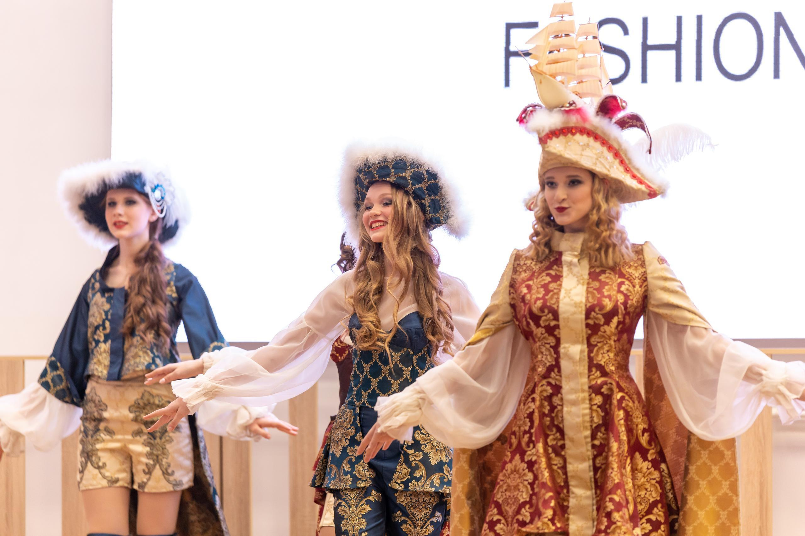 Репортаж 70-200 f2.8 Tamron g2. Показ театр моды «Стиль» («Style» город Тула). Фотограф в Туле Крупский АнДРей. Фотостудия «КАДР71» в Туле