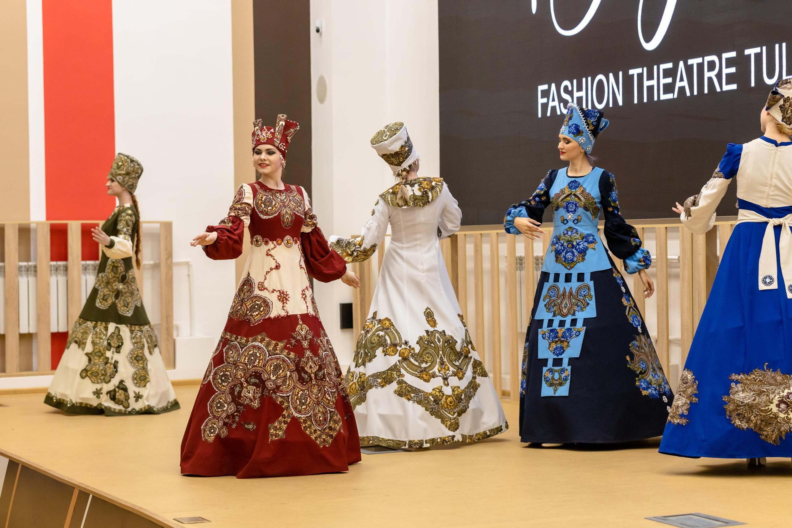 Репортаж 70-200 f2.8 Tamron g2. Показ театр моды «Стиль» («Style» город Тула). Фотограф в Туле Крупский АнДРей. Фотостудия «КАДР71» в Туле