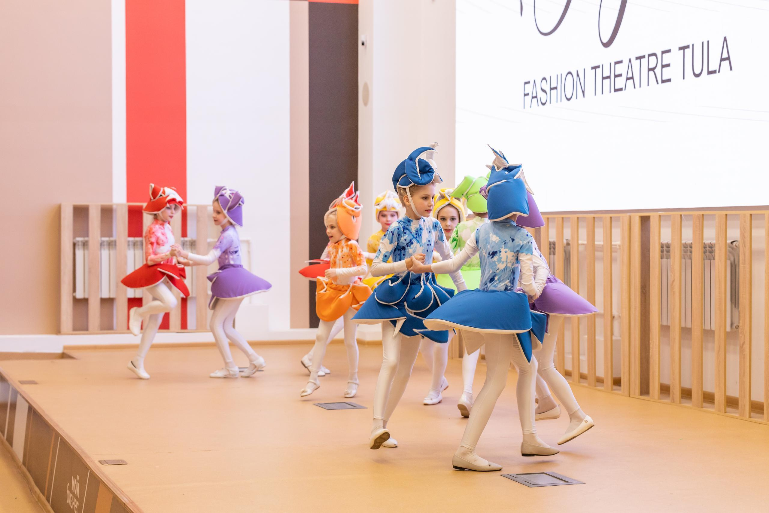 Репортаж 70-200 f2.8 Tamron g2. Показ театр моды «Стиль» («Style» город Тула). Фотограф в Туле Крупский АнДРей. Фотостудия «КАДР71» в Туле