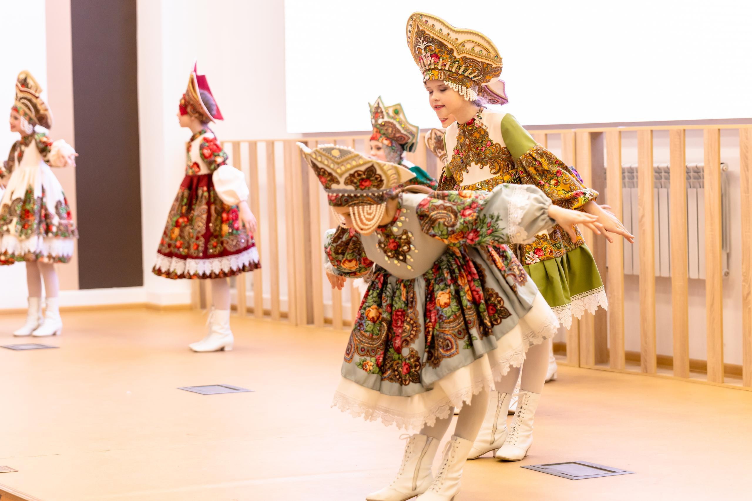 Репортаж 70-200 f2.8 Tamron g2. Показ театр моды «Стиль» («Style» город Тула). Фотограф в Туле Крупский АнДРей. Фотостудия «КАДР71» в Туле