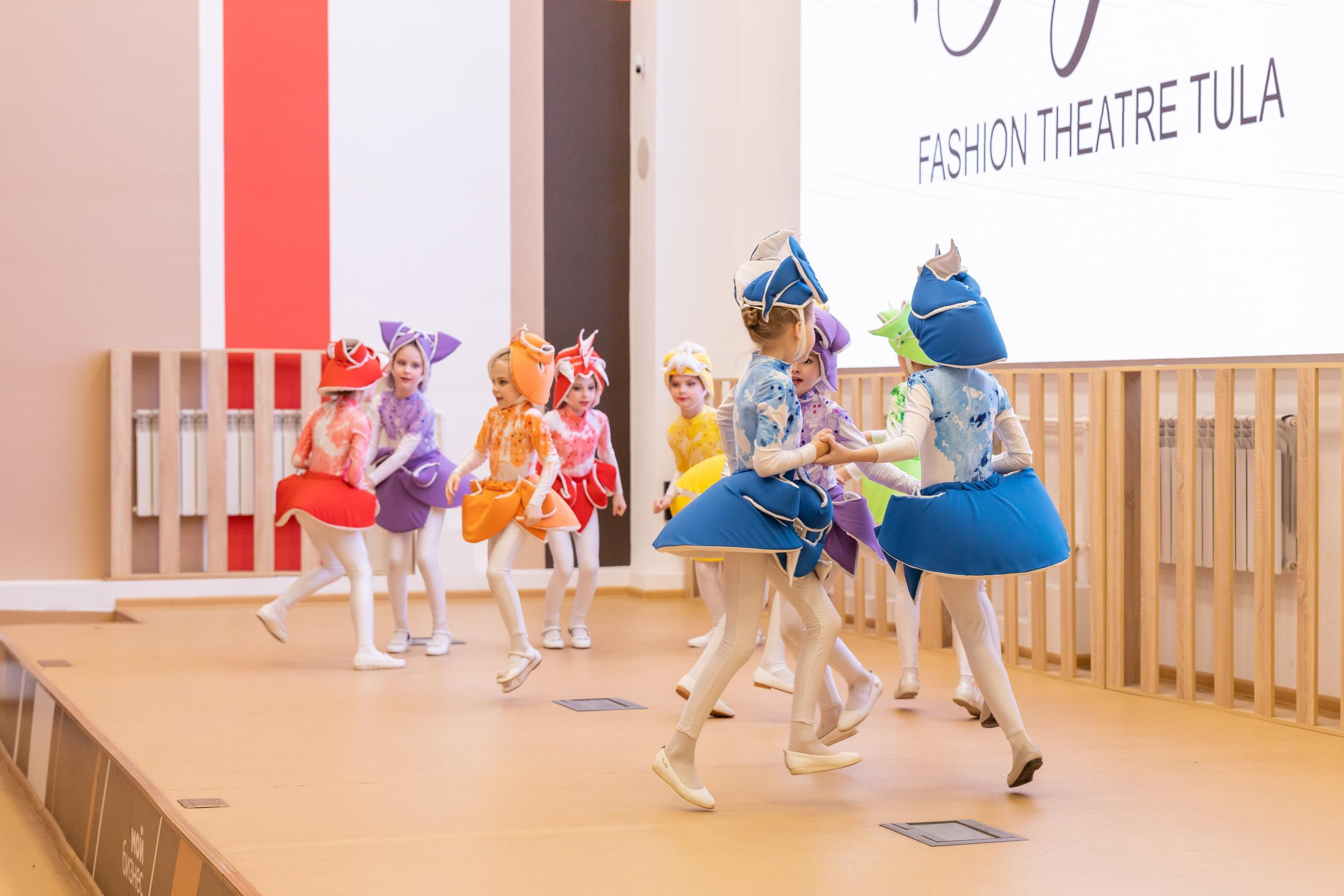 Репортаж 70-200 f2.8 Tamron g2. Показ театр моды «Стиль» («Style» город Тула). Фотограф в Туле Крупский АнДРей. Фотостудия «КАДР71» в Туле