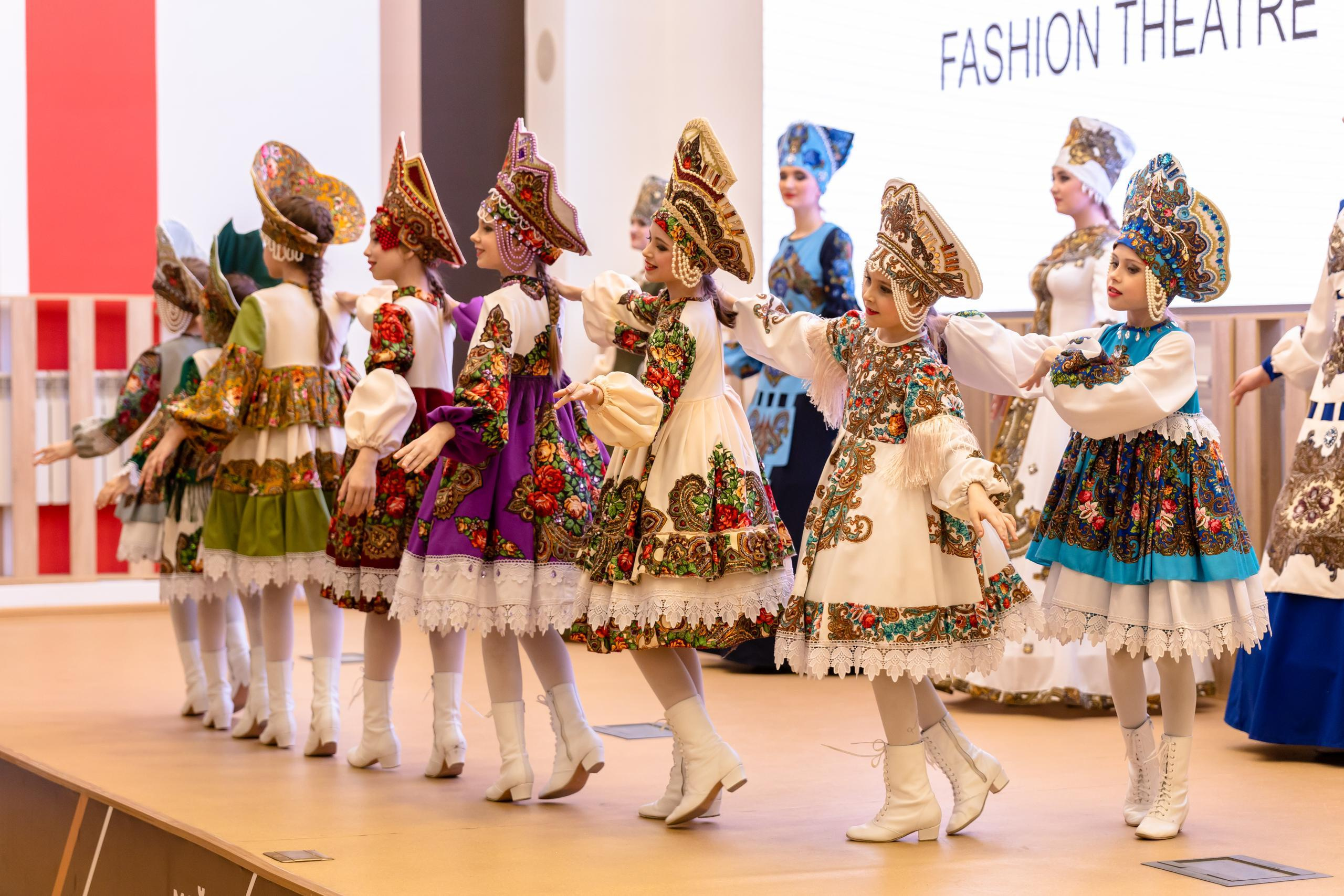 Репортаж 70-200 f2.8 Tamron g2. Показ театр моды «Стиль» («Style» город Тула). Фотограф в Туле Крупский АнДРей. Фотостудия «КАДР71» в Туле