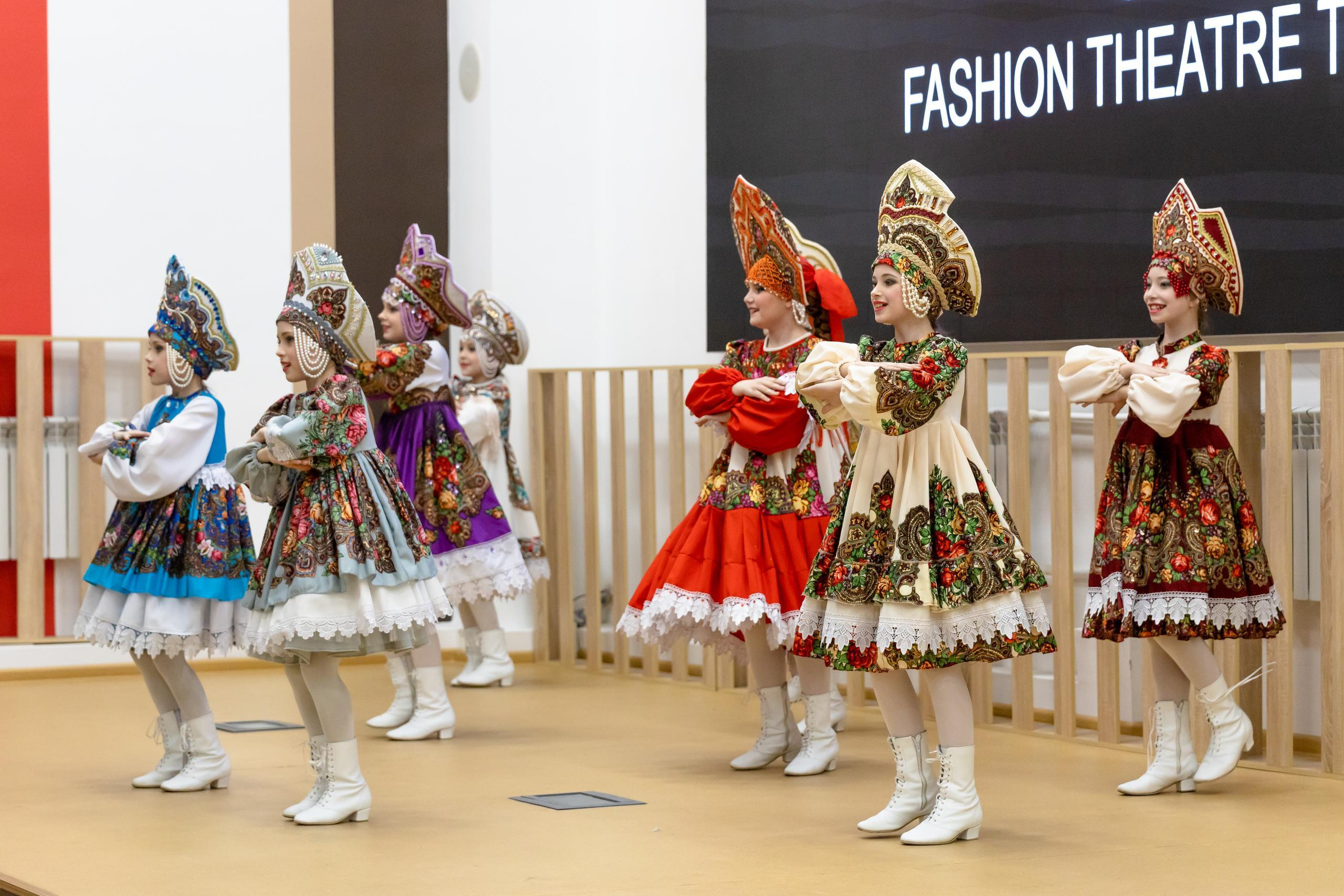 Репортаж 70-200 f2.8 Tamron g2. Показ театр моды «Стиль» («Style» город Тула). Фотограф в Туле Крупский АнДРей. Фотостудия «КАДР71» в Туле