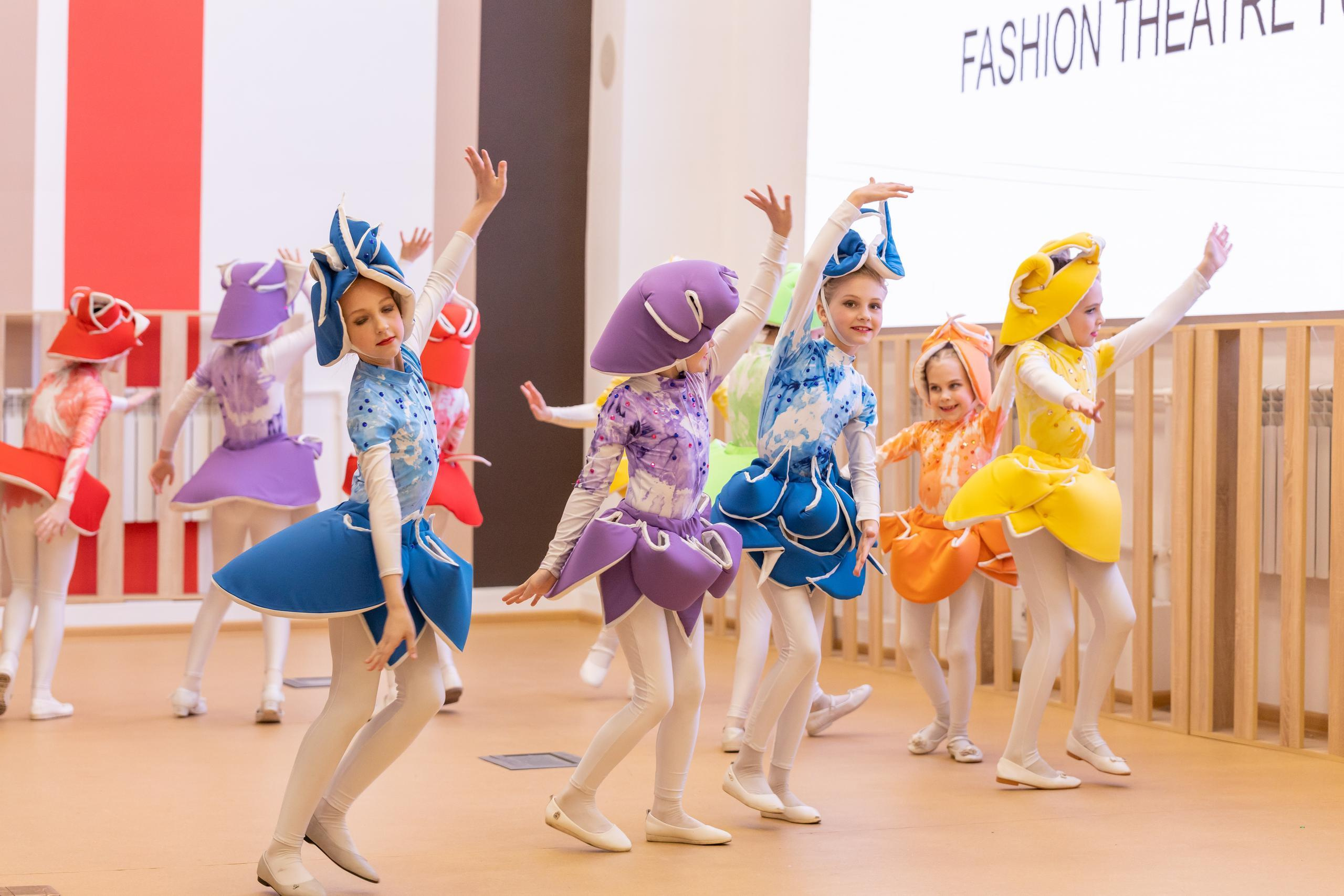 Репортаж 70-200 f2.8 Tamron g2. Показ театр моды «Стиль» («Style» город Тула). Фотограф в Туле Крупский АнДРей. Фотостудия «КАДР71» в Туле