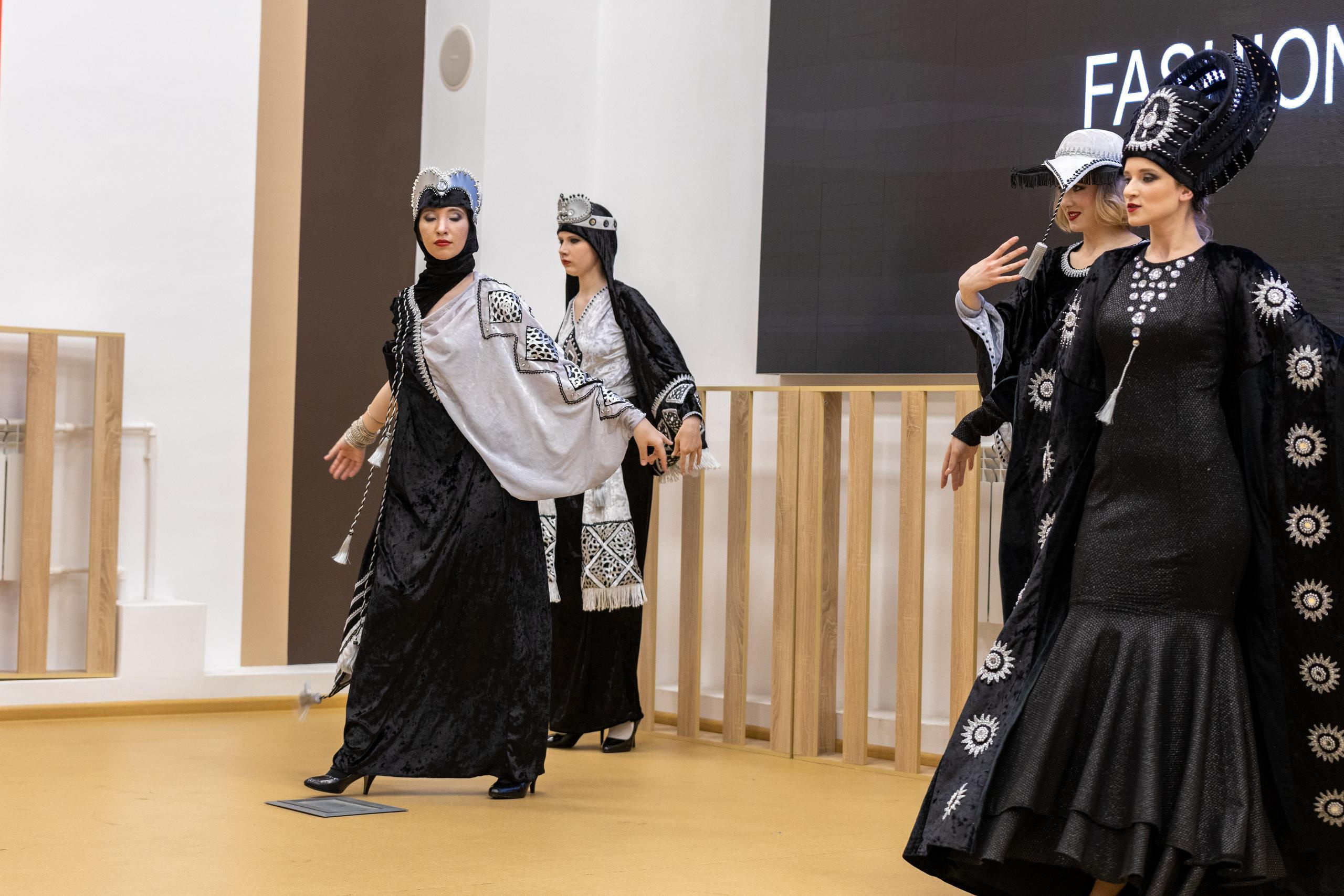 Репортаж 70-200 f2.8 Tamron g2. Показ театр моды «Стиль» («Style» город Тула). Фотограф в Туле Крупский АнДРей. Фотостудия «КАДР71» в Туле