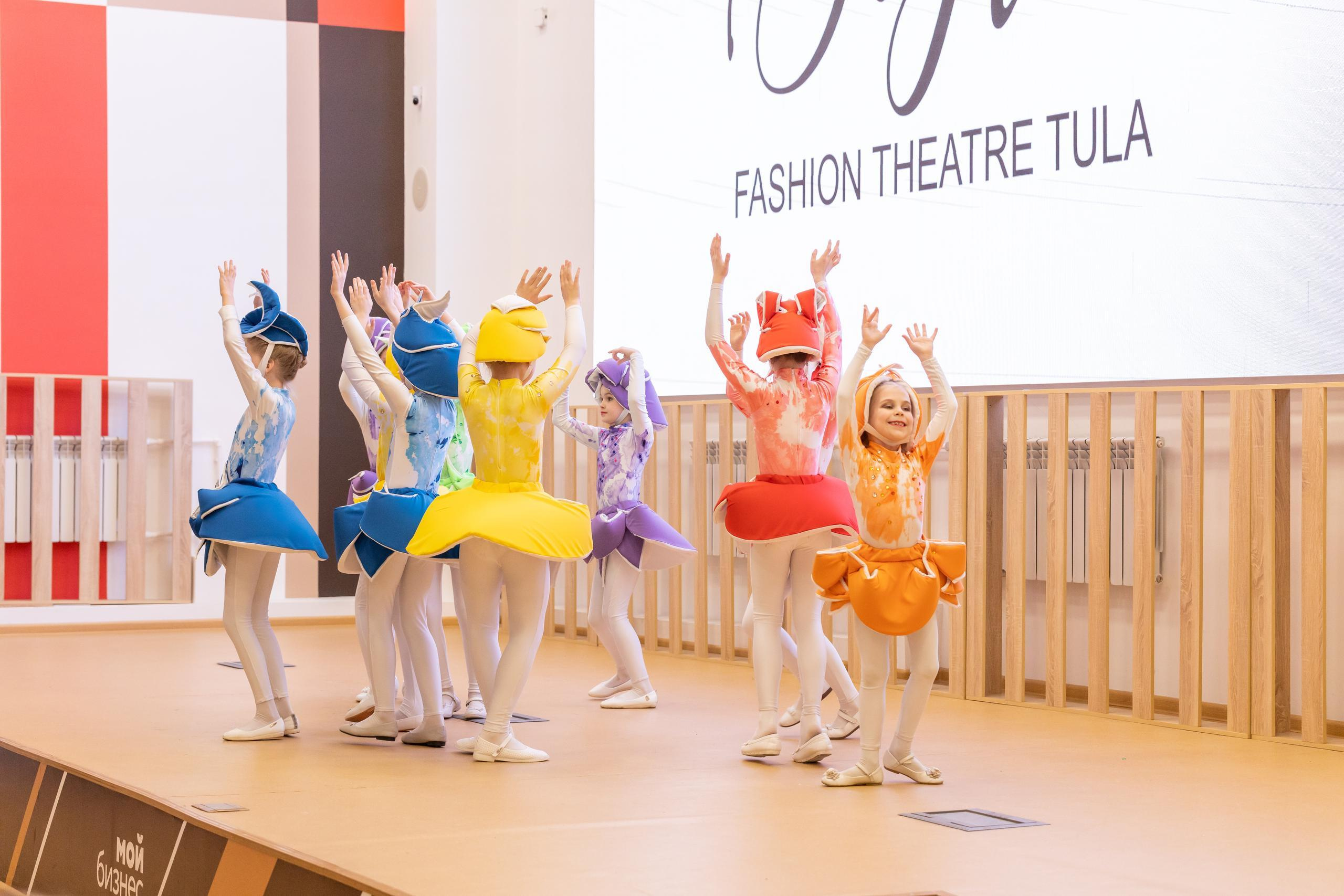 Репортаж 70-200 f2.8 Tamron g2. Показ театр моды «Стиль» («Style» город Тула). Фотограф в Туле Крупский АнДРей. Фотостудия «КАДР71» в Туле