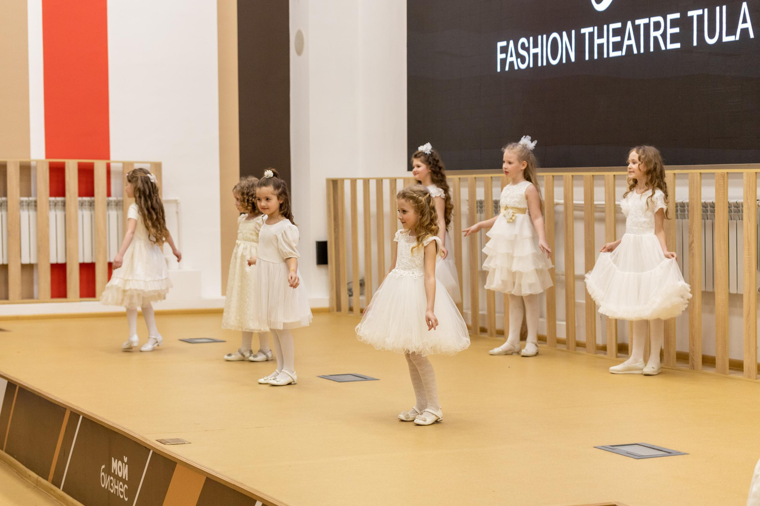 Репортаж 70-200 f2.8 Tamron g2. Показ театр моды «Стиль» («Style» город Тула). Фотограф в Туле Крупский АнДРей. Фотостудия «КАДР71» в Туле