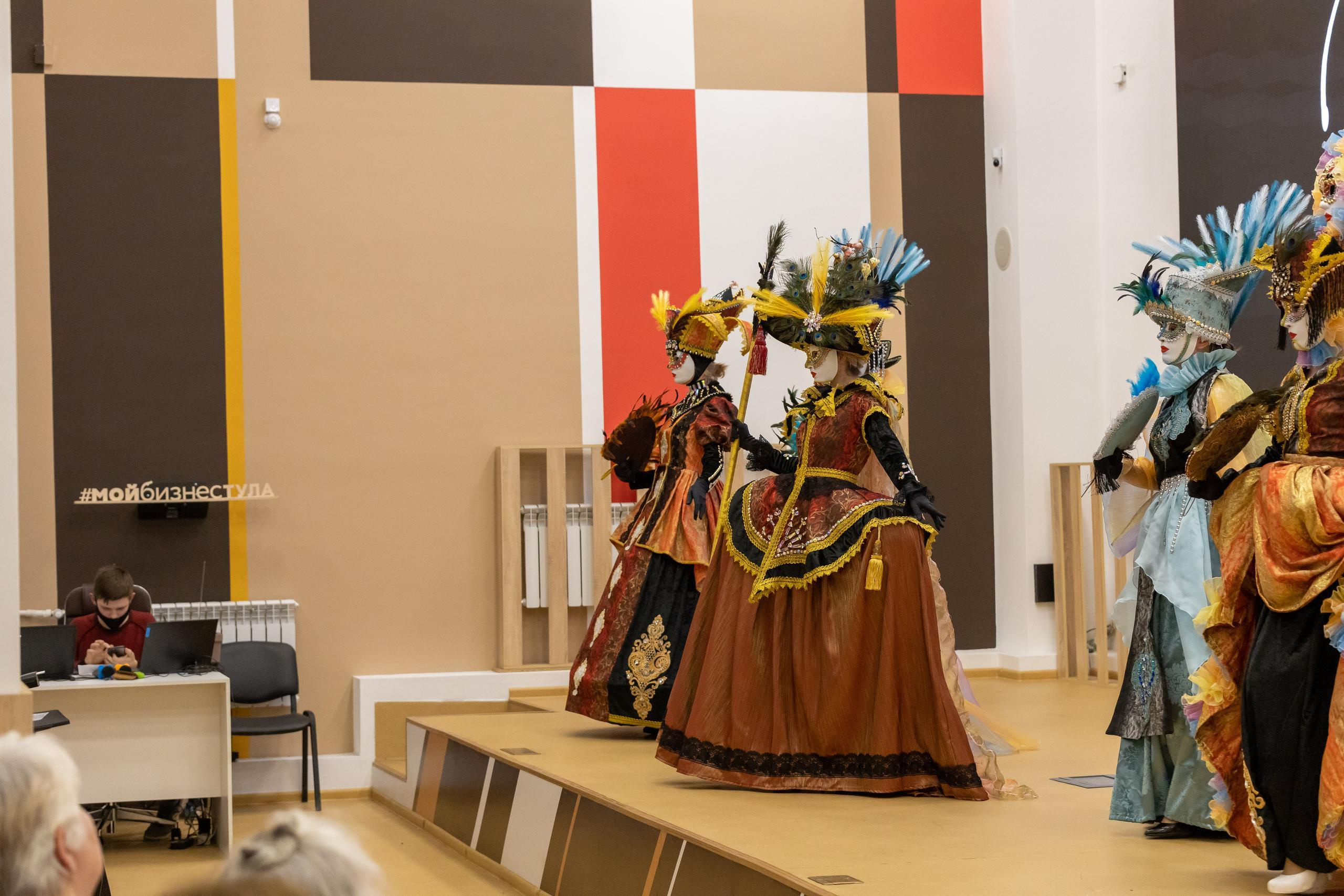 Репортаж 70-200 f2.8 Tamron g2. Показ театр моды «Стиль» («Style» город Тула). Фотограф в Туле Крупский АнДРей. Фотостудия «КАДР71» в Туле