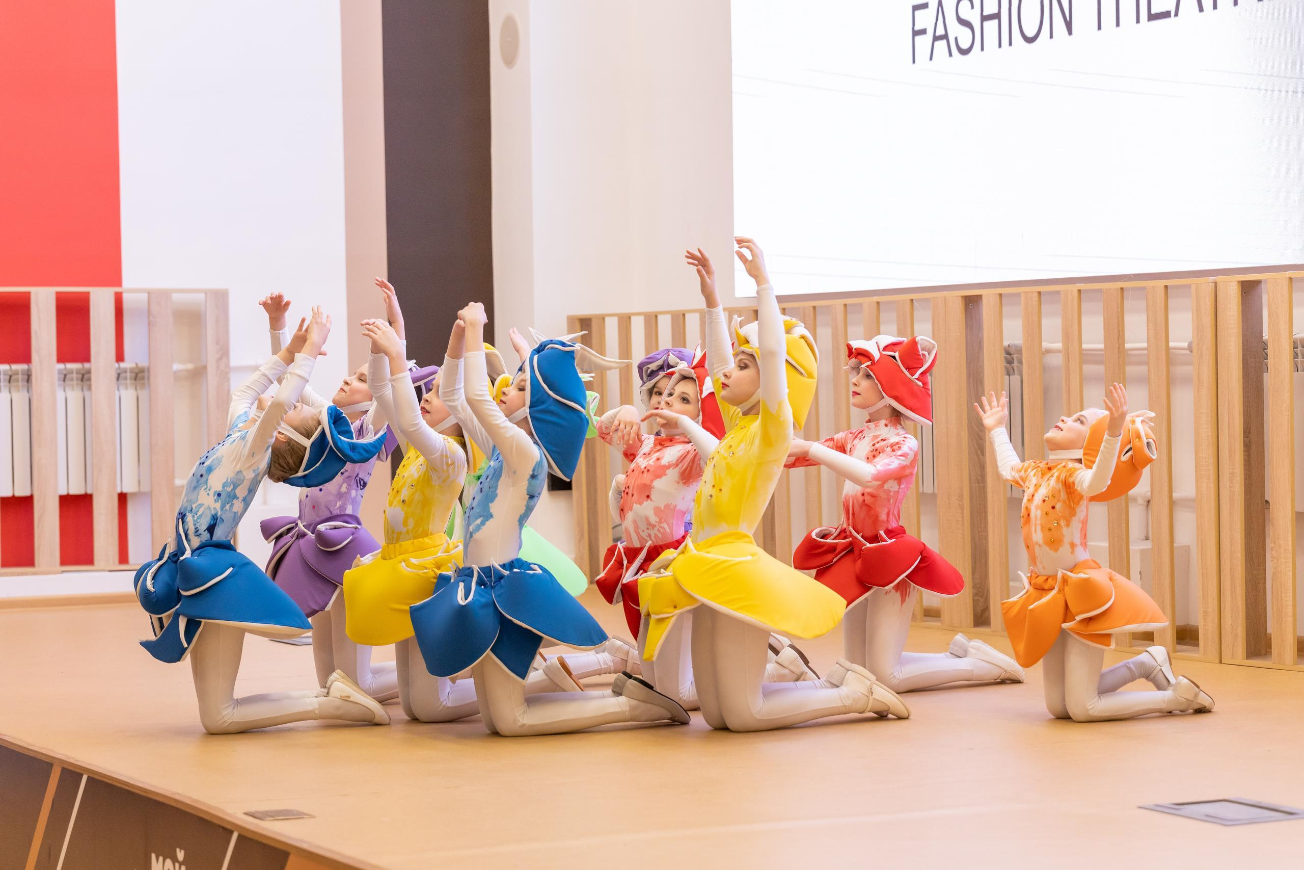 Репортаж 70-200 f2.8 Tamron g2. Показ театр моды «Стиль» («Style» город Тула). Фотограф в Туле Крупский АнДРей. Фотостудия «КАДР71» в Туле