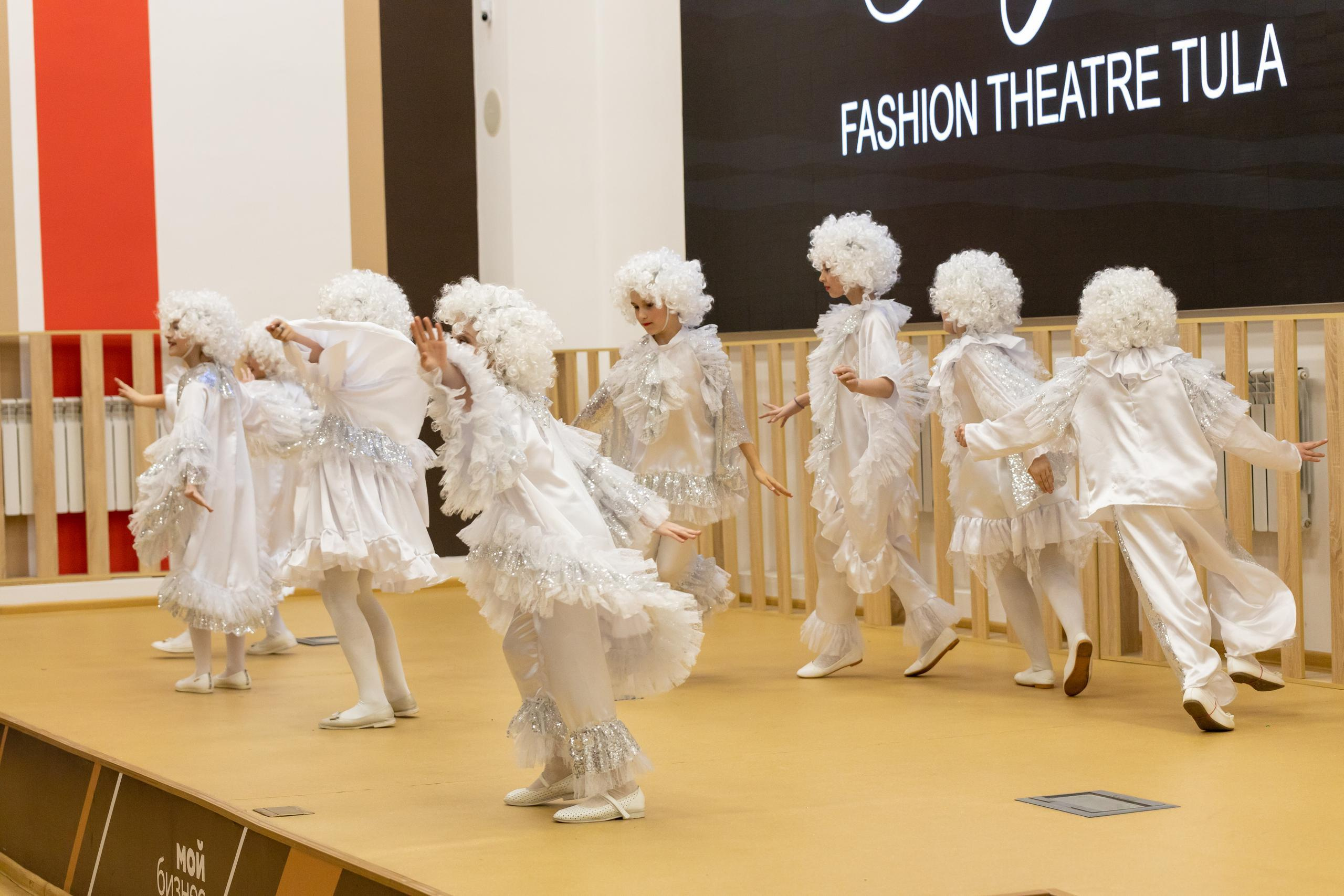 Репортаж 70-200 f2.8 Tamron g2. Показ театр моды «Стиль» («Style» город Тула). Фотограф в Туле Крупский АнДРей. Фотостудия «КАДР71» в Туле