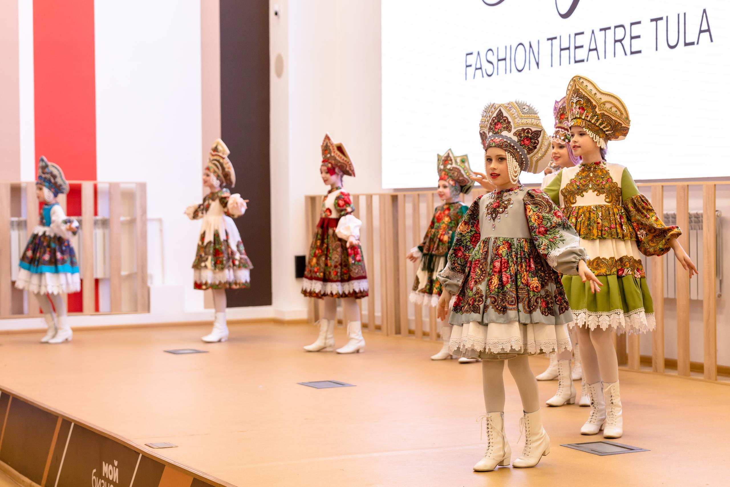 Репортаж 70-200 f2.8 Tamron g2. Показ театр моды «Стиль» («Style» город Тула). Фотограф в Туле Крупский АнДРей. Фотостудия «КАДР71» в Туле