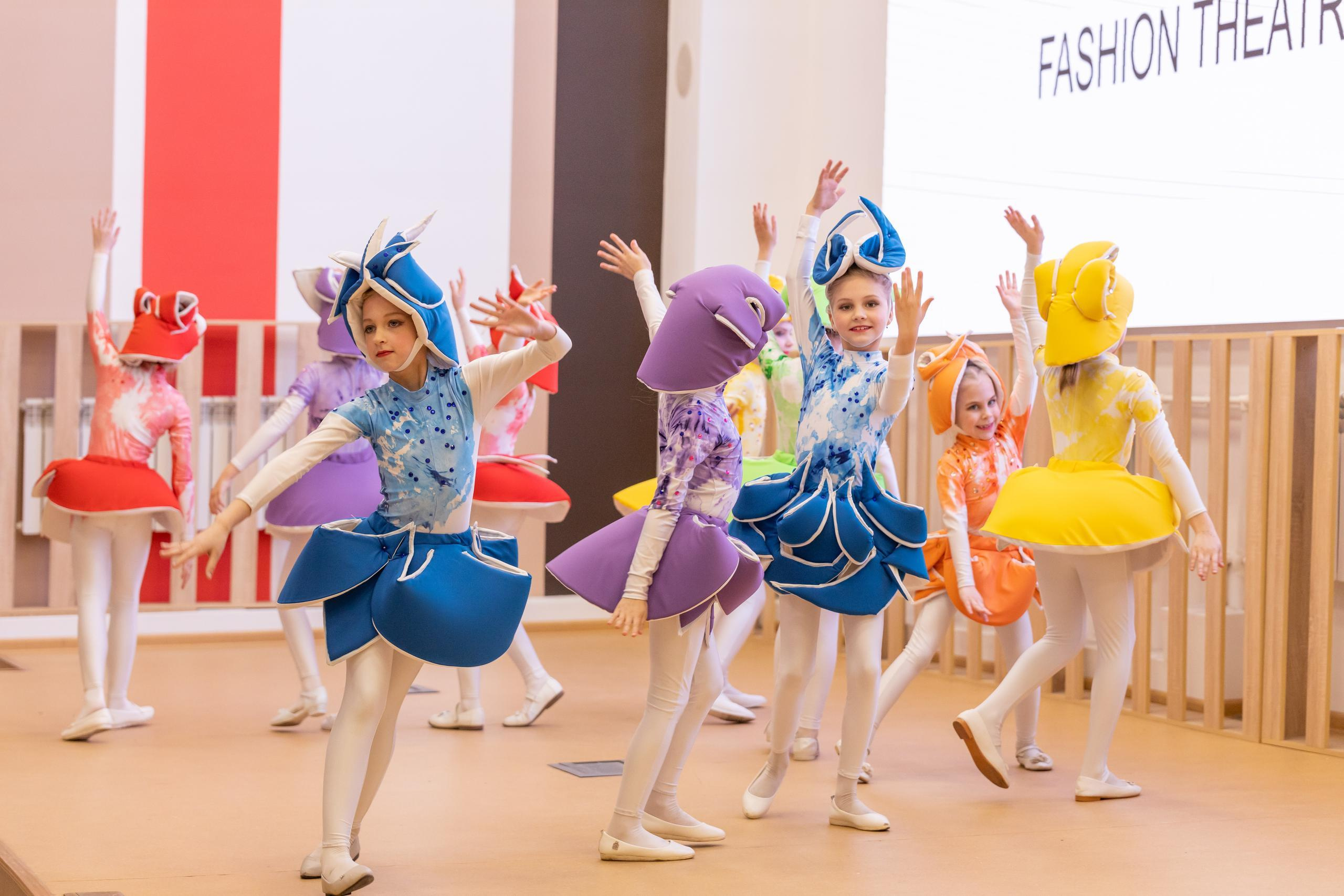 Репортаж 70-200 f2.8 Tamron g2. Показ театр моды «Стиль» («Style» город Тула). Фотограф в Туле Крупский АнДРей. Фотостудия «КАДР71» в Туле