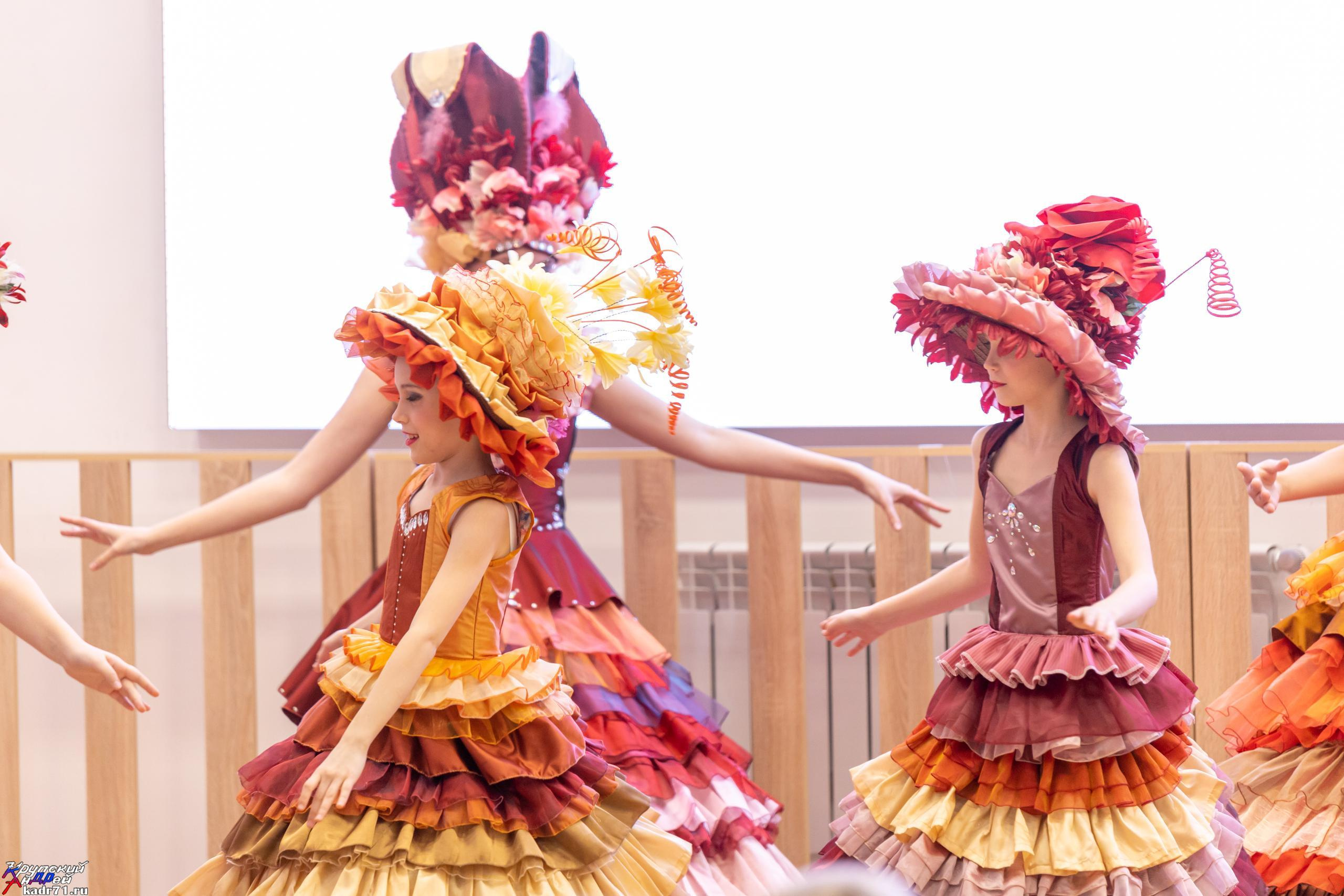 Репортаж 70-200 f2.8 Tamron g2. Показ театр моды «Стиль» («Style» город Тула). Фотограф в Туле Крупский АнДРей. Фотостудия «КАДР71» в Туле