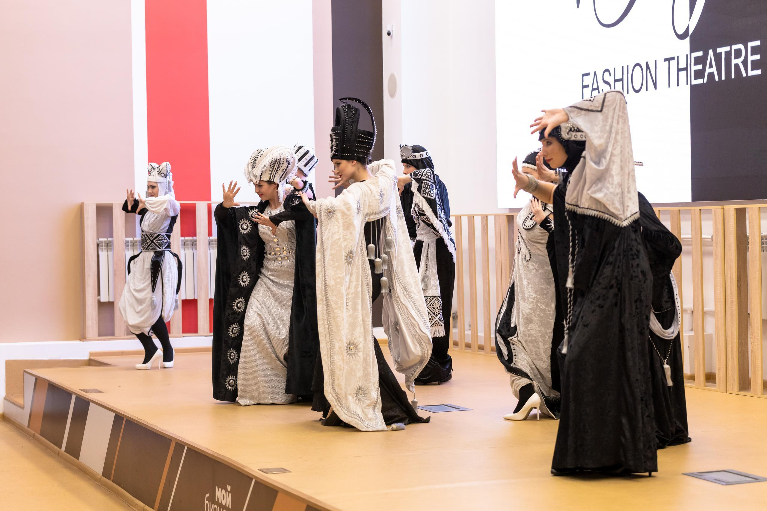 Репортаж 70-200 f2.8 Tamron g2. Показ театр моды «Стиль» («Style» город Тула). Фотограф в Туле Крупский АнДРей. Фотостудия «КАДР71» в Туле