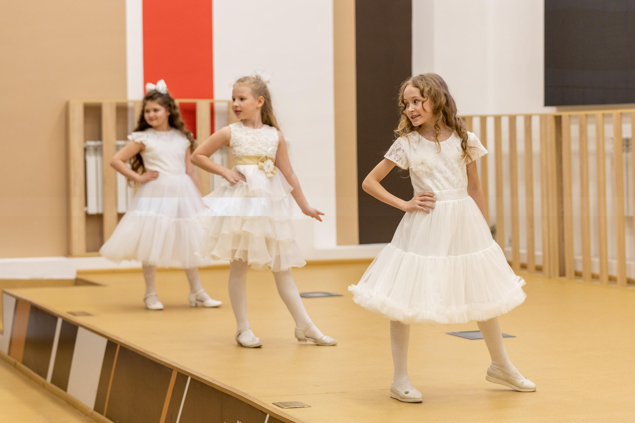 Репортаж 70-200 f2.8 Tamron g2. Показ театр моды «Стиль» («Style» город Тула). Фотограф в Туле Крупский АнДРей. Фотостудия «КАДР71» в Туле