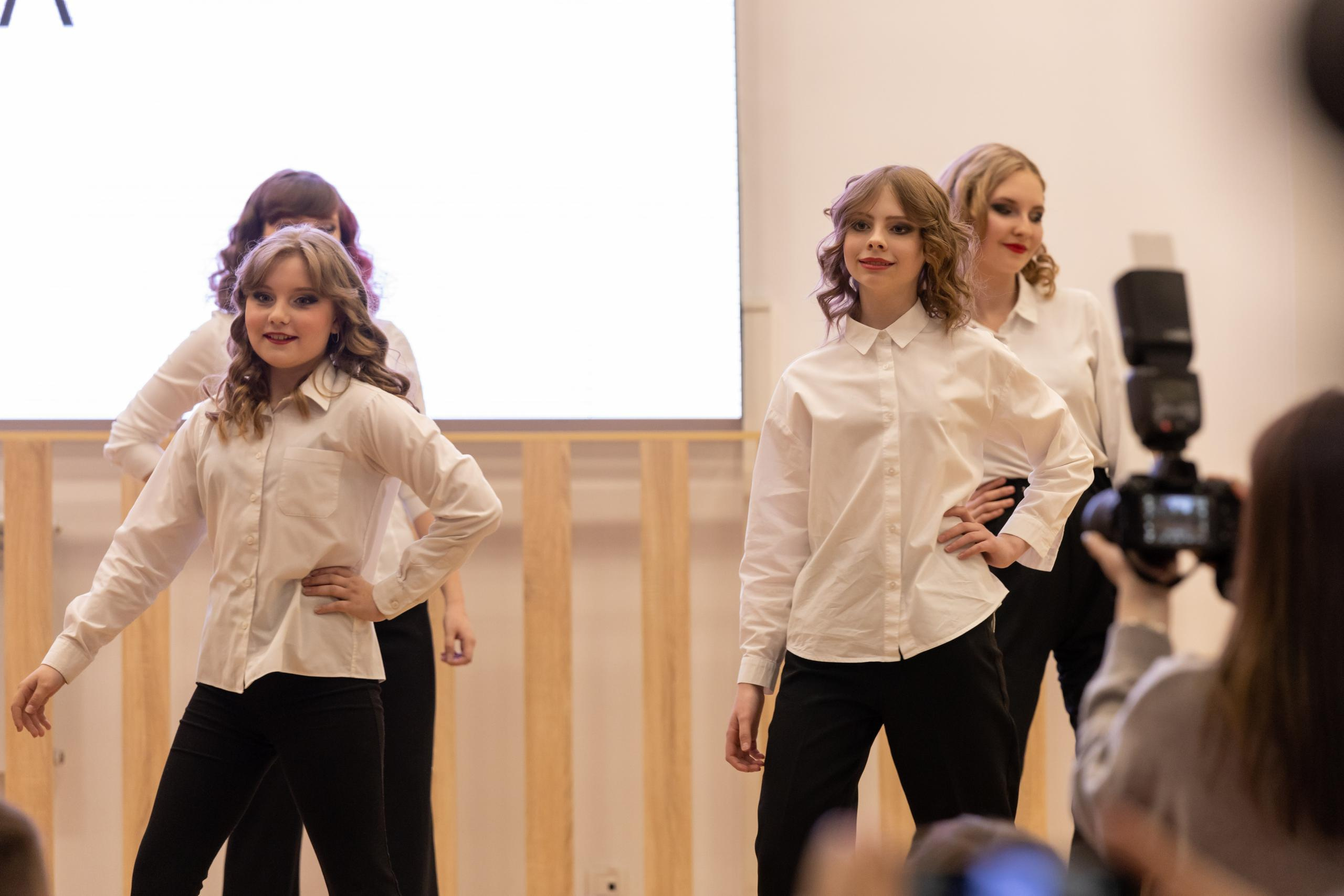 Репортаж 70-200 f2.8 Tamron g2. Показ театр моды «Стиль» («Style» город Тула). Фотограф в Туле Крупский АнДРей. Фотостудия «КАДР71» в Туле