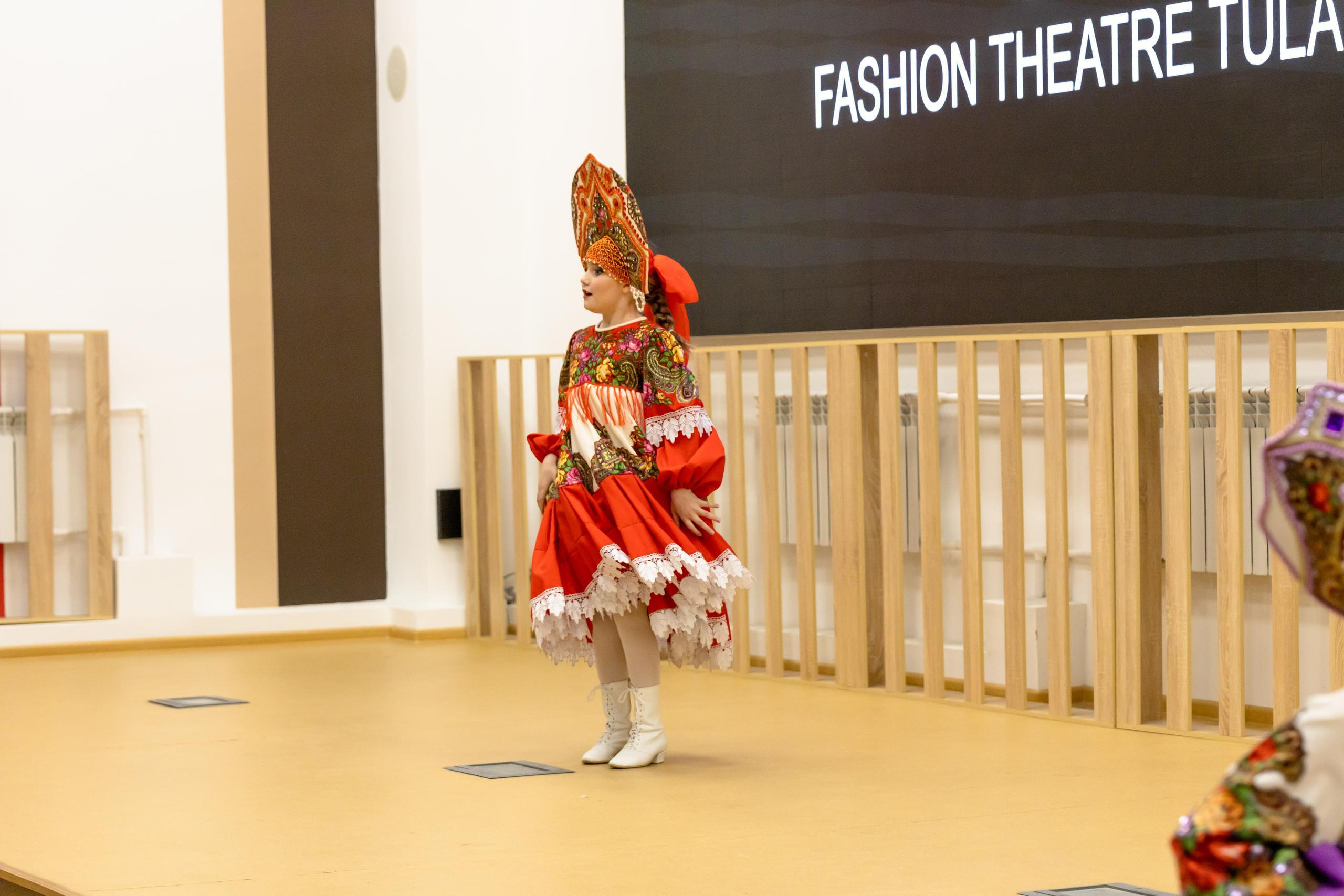 Репортаж 70-200 f2.8 Tamron g2. Показ театр моды «Стиль» («Style» город Тула). Фотограф в Туле Крупский АнДРей. Фотостудия «КАДР71» в Туле