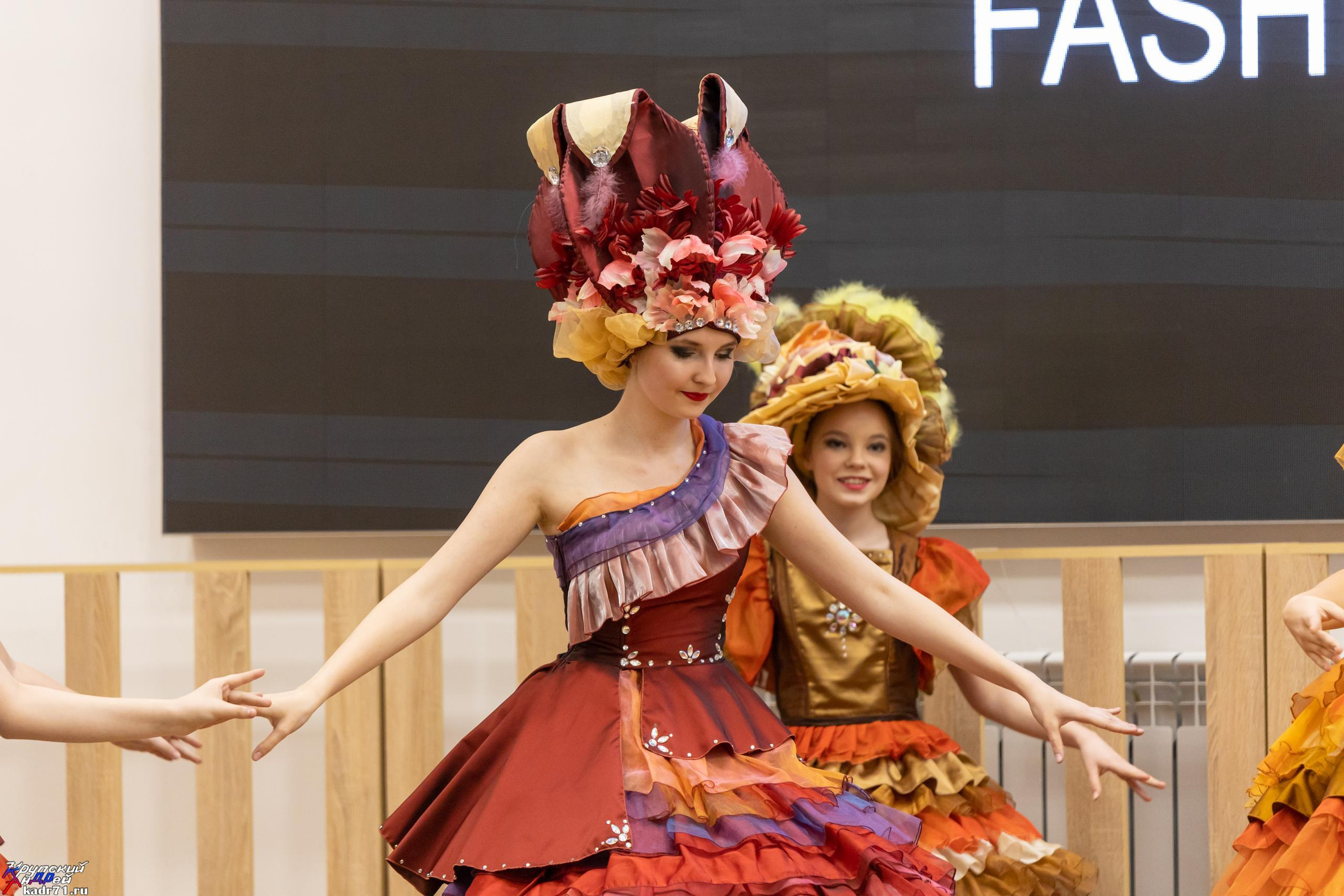 Репортаж 70-200 f2.8 Tamron g2. Показ театр моды «Стиль» («Style» город Тула). Фотограф в Туле Крупский АнДРей. Фотостудия «КАДР71» в Туле