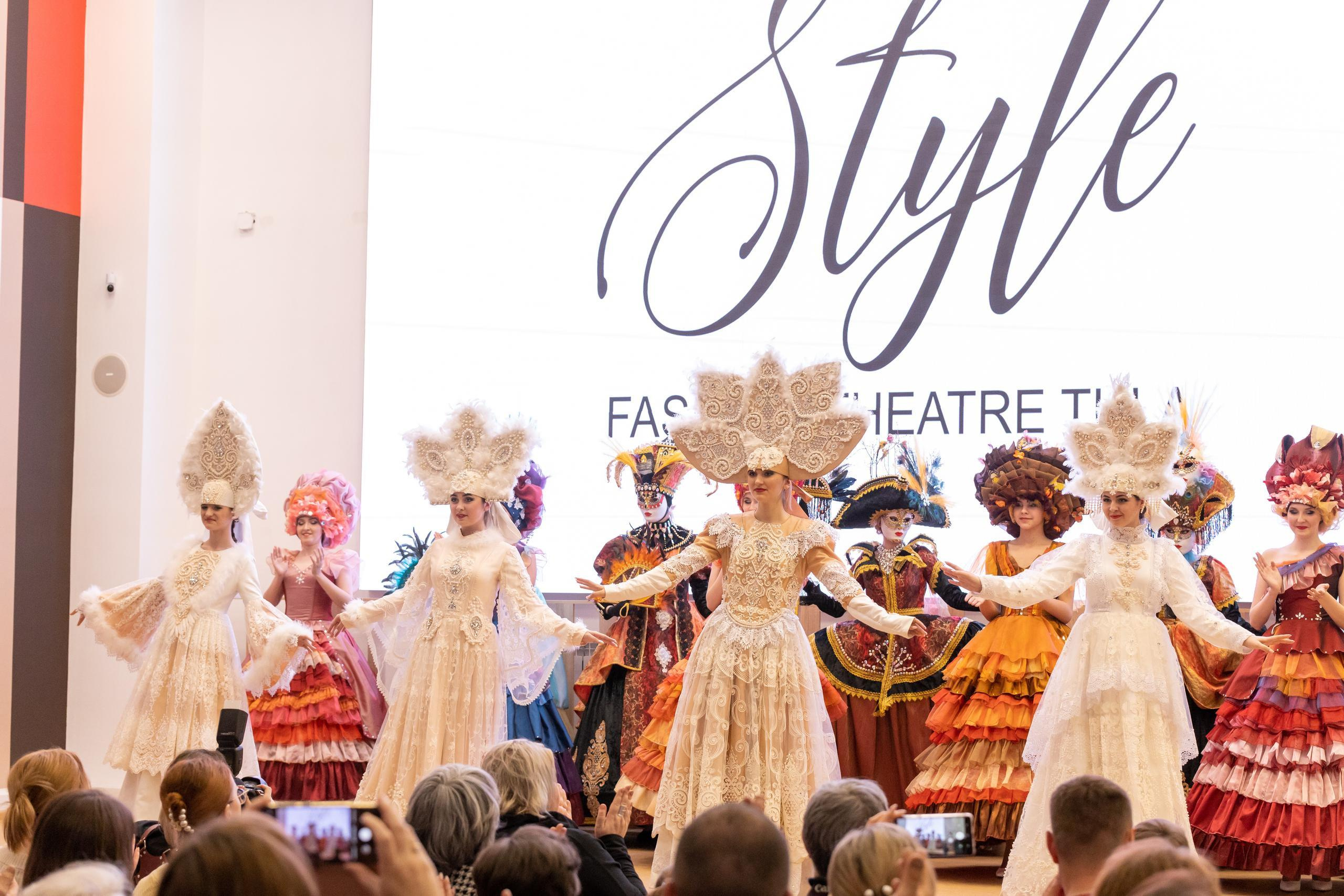 Репортаж 70-200 f2.8 Tamron g2. Показ театр моды «Стиль» («Style» город Тула). Фотограф в Туле Крупский АнДРей. Фотостудия «КАДР71» в Туле