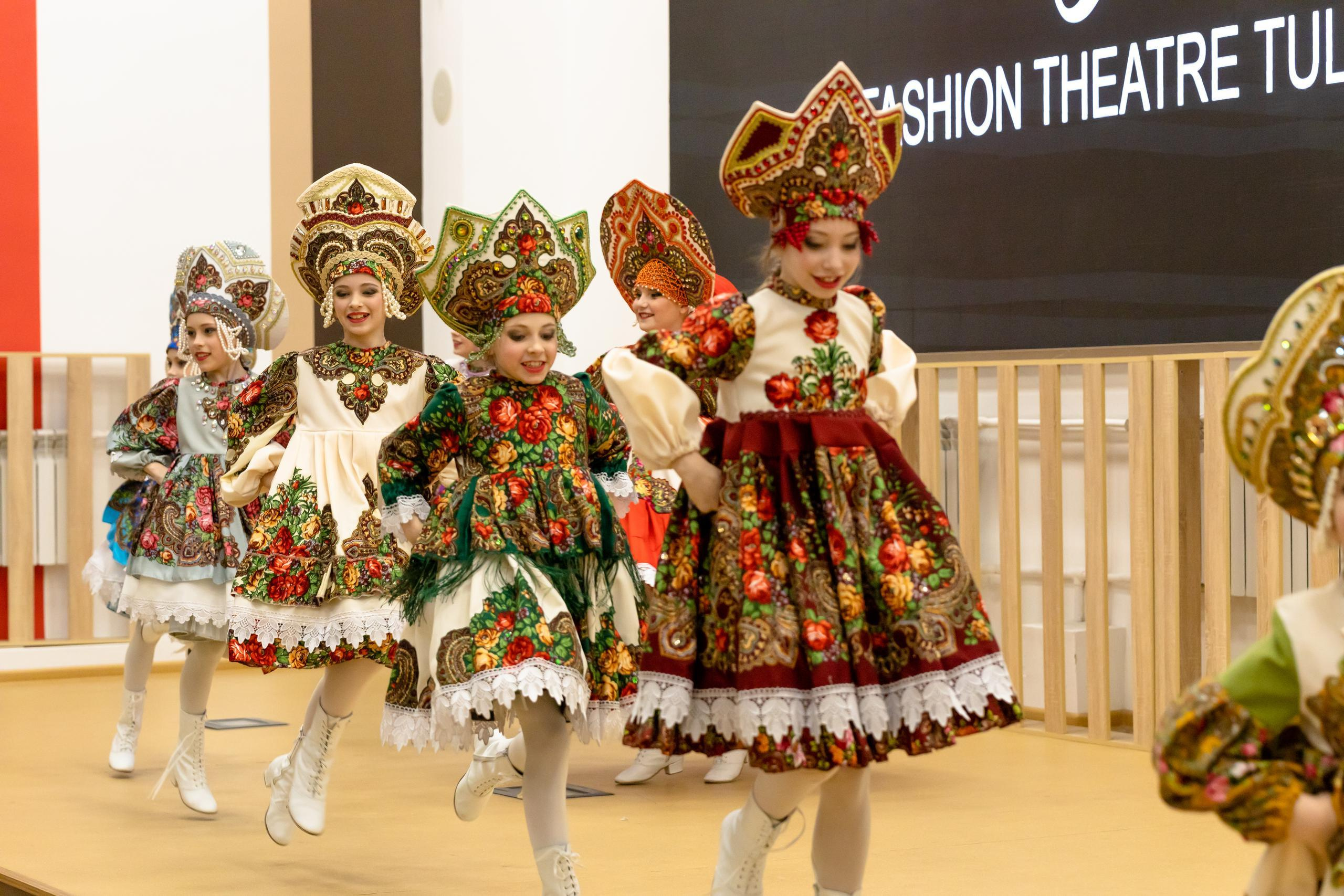 Репортаж 70-200 f2.8 Tamron g2. Показ театр моды «Стиль» («Style» город Тула). Фотограф в Туле Крупский АнДРей. Фотостудия «КАДР71» в Туле