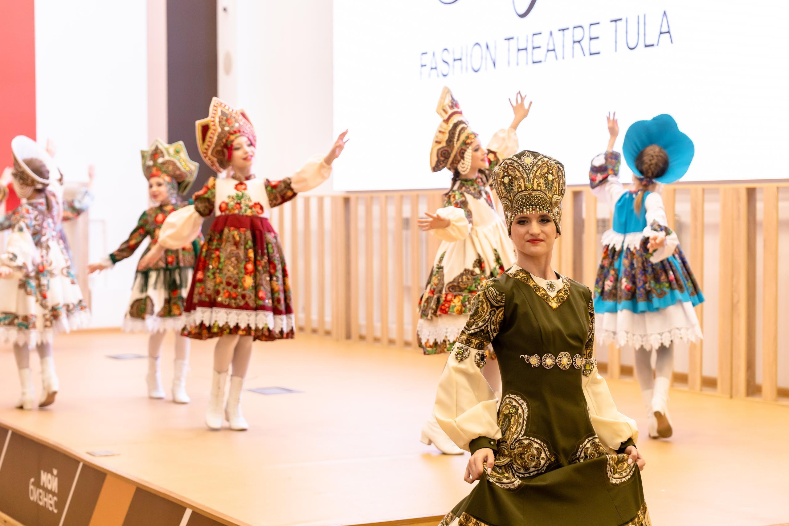 Репортаж 70-200 f2.8 Tamron g2. Показ театр моды «Стиль» («Style» город Тула). Фотограф в Туле Крупский АнДРей. Фотостудия «КАДР71» в Туле