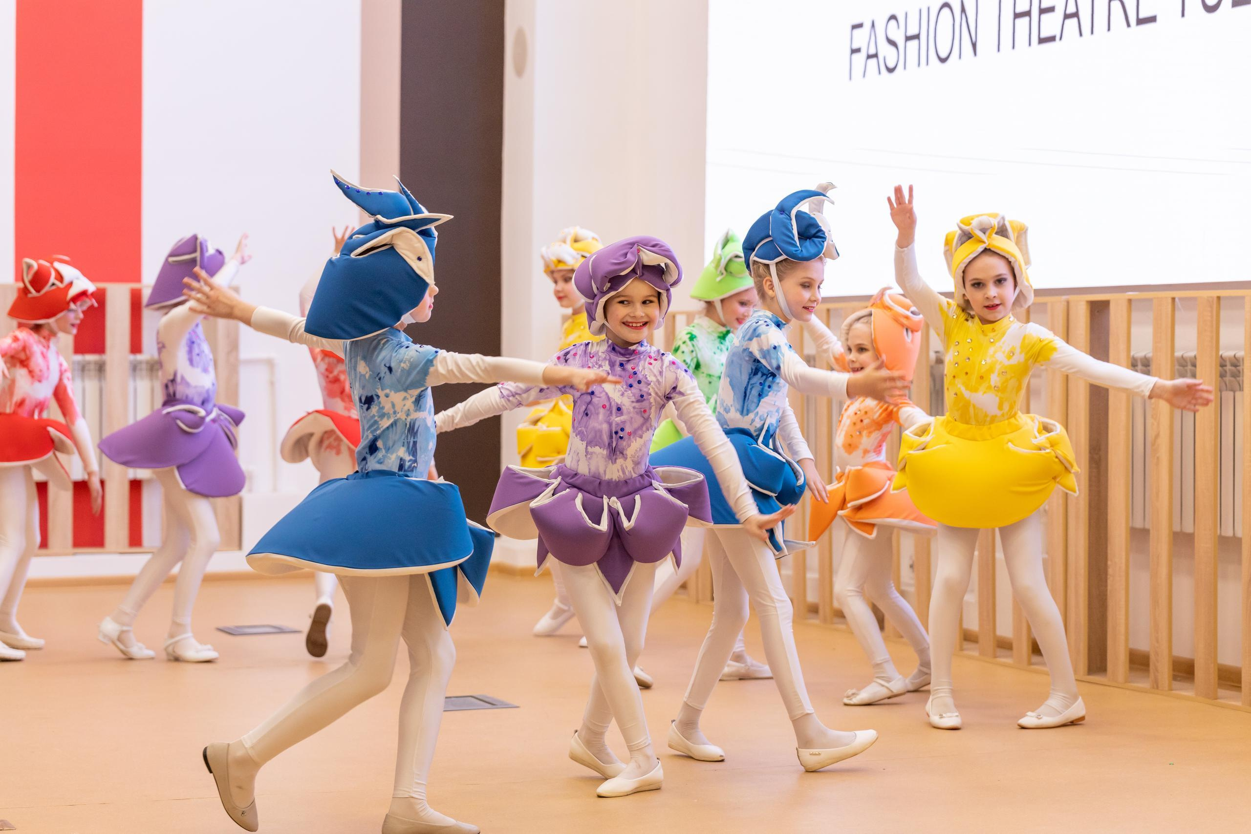 Репортаж 70-200 f2.8 Tamron g2. Показ театр моды «Стиль» («Style» город Тула). Фотограф в Туле Крупский АнДРей. Фотостудия «КАДР71» в Туле