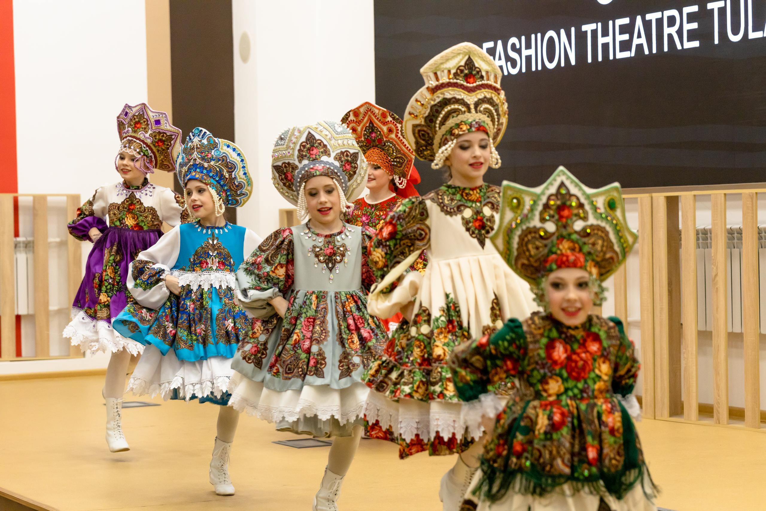 Репортаж 70-200 f2.8 Tamron g2. Показ театр моды «Стиль» («Style» город Тула). Фотограф в Туле Крупский АнДРей. Фотостудия «КАДР71» в Туле