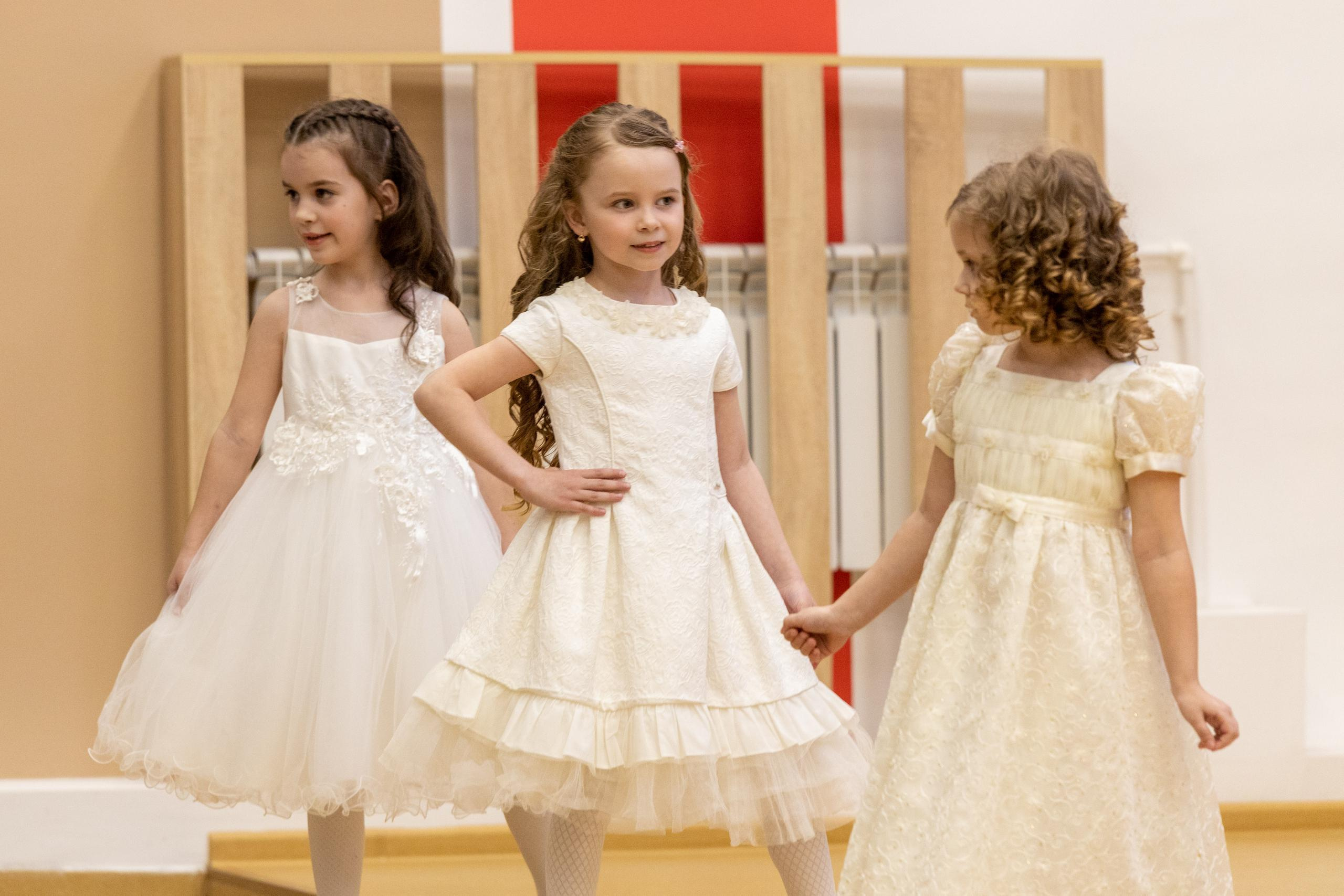 Репортаж 70-200 f2.8 Tamron g2. Показ театр моды «Стиль» («Style» город Тула). Фотограф в Туле Крупский АнДРей. Фотостудия «КАДР71» в Туле