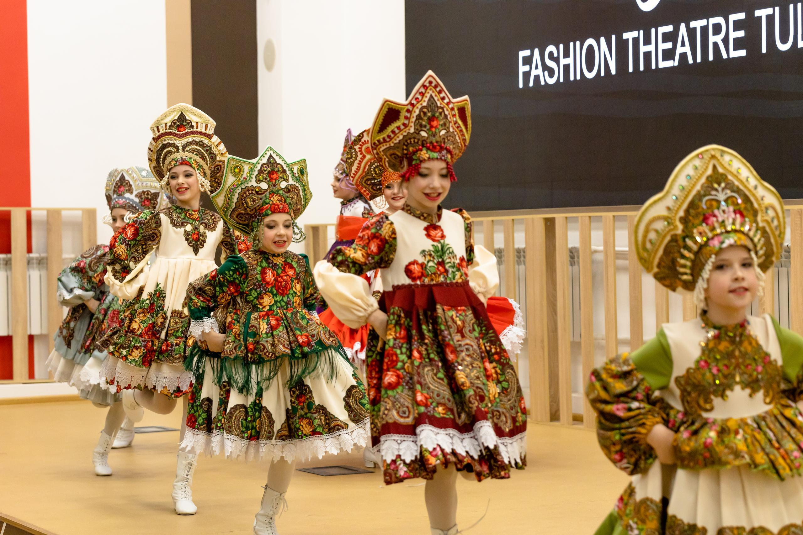 Репортаж 70-200 f2.8 Tamron g2. Показ театр моды «Стиль» («Style» город Тула). Фотограф в Туле Крупский АнДРей. Фотостудия «КАДР71» в Туле