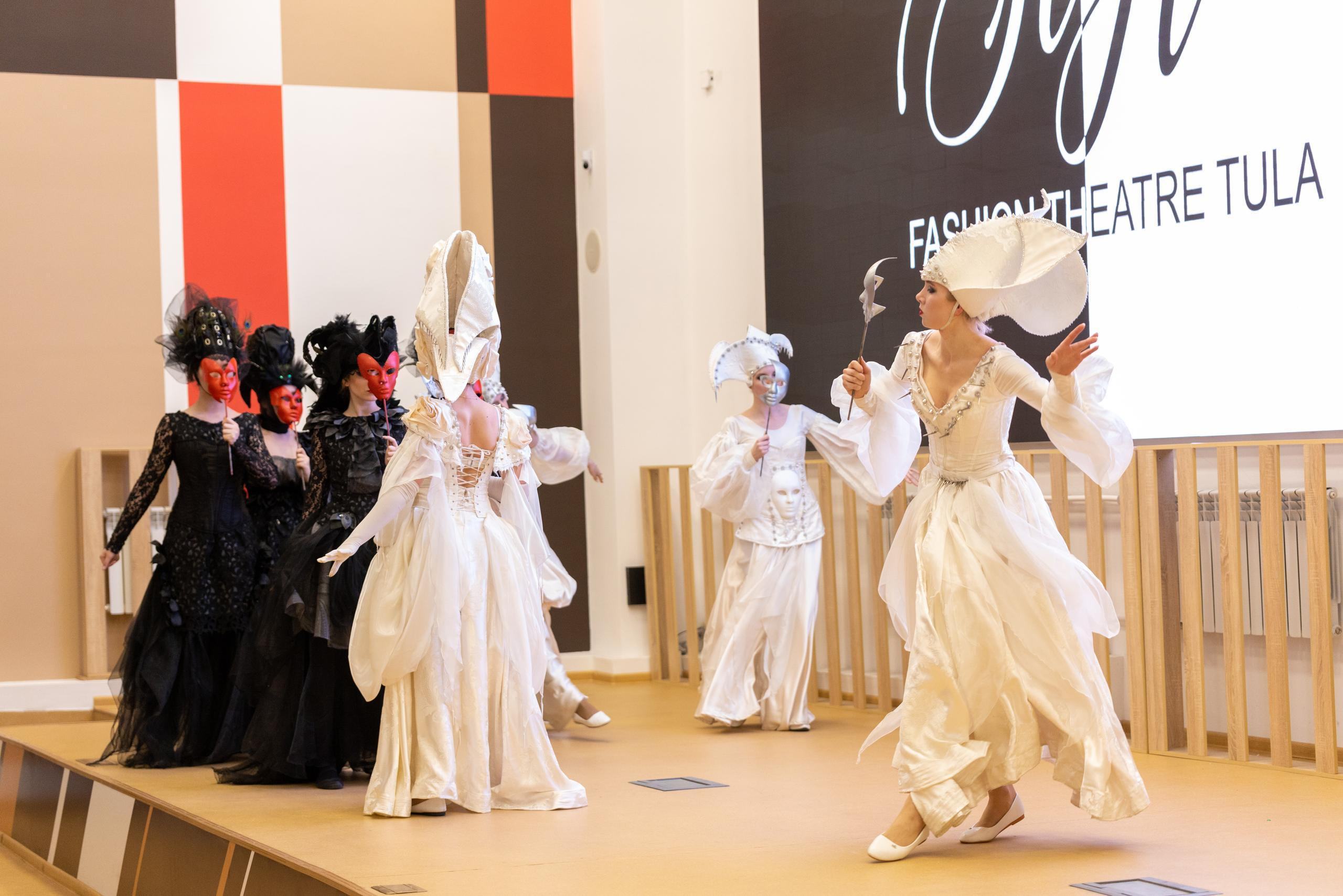 Репортаж 70-200 f2.8 Tamron g2. Показ театр моды «Стиль» («Style» город Тула). Фотограф в Туле Крупский АнДРей. Фотостудия «КАДР71» в Туле