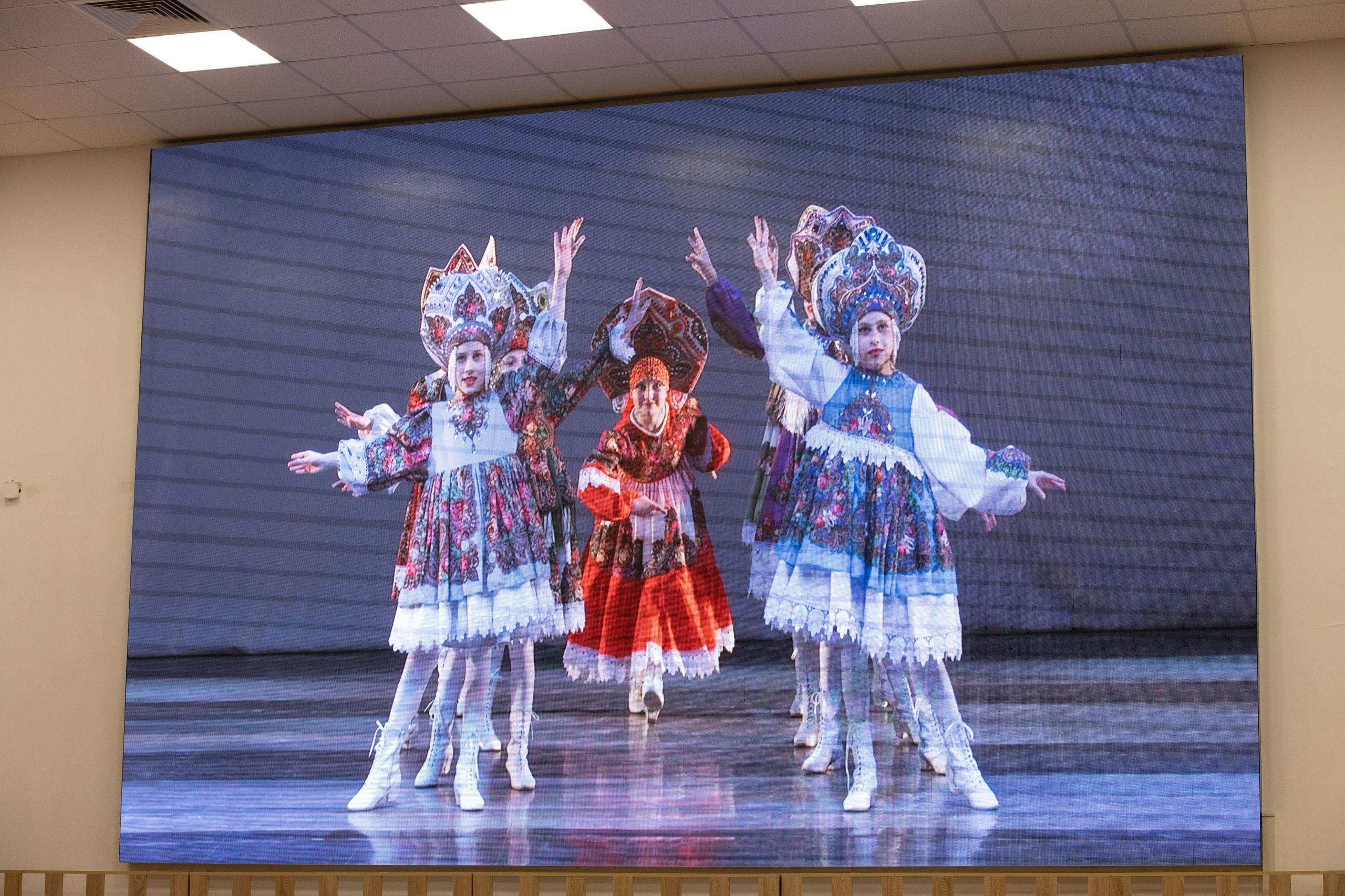 Репортаж 70-200 f2.8 Tamron g2. Показ театр моды «Стиль» («Style» город Тула). Фотограф в Туле Крупский АнДРей. Фотостудия «КАДР71» в Туле