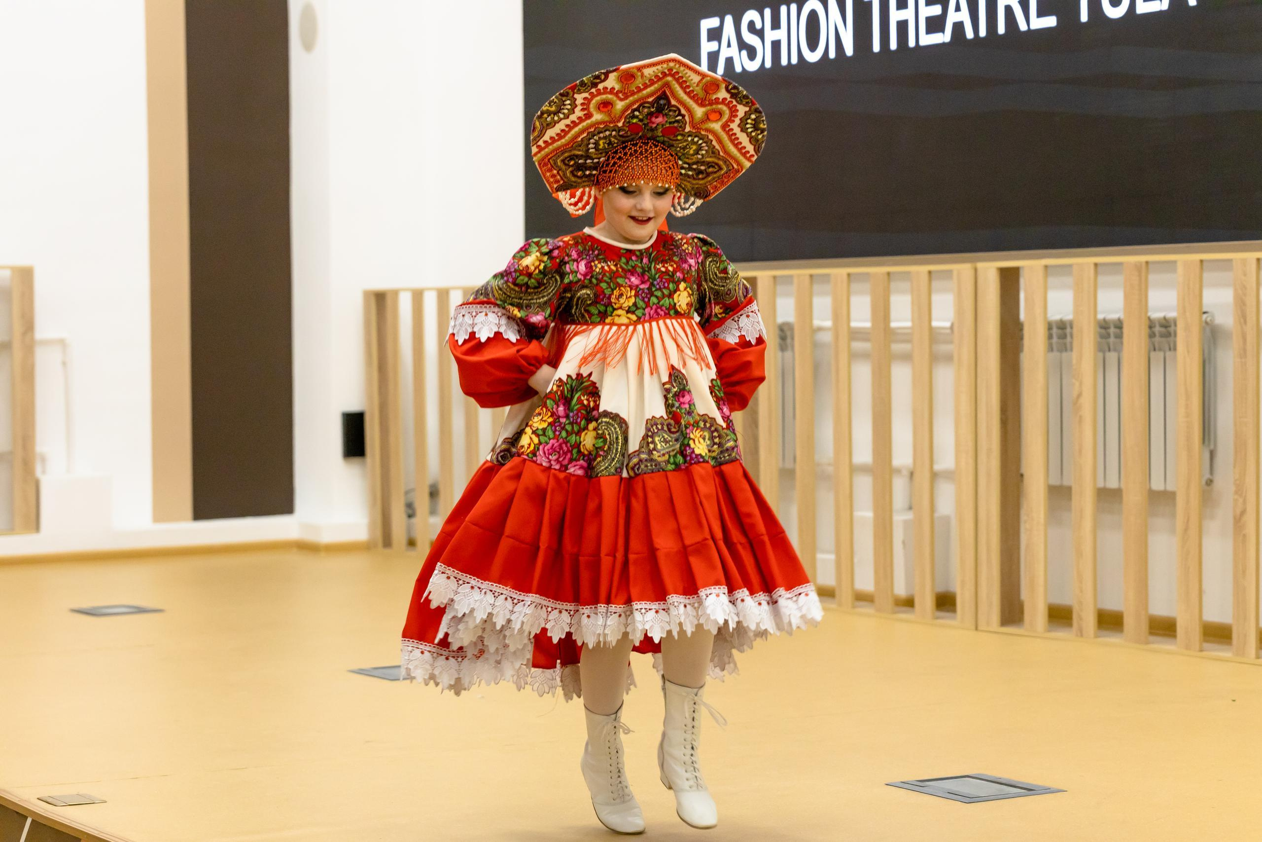 Репортаж 70-200 f2.8 Tamron g2. Показ театр моды «Стиль» («Style» город Тула). Фотограф в Туле Крупский АнДРей. Фотостудия «КАДР71» в Туле