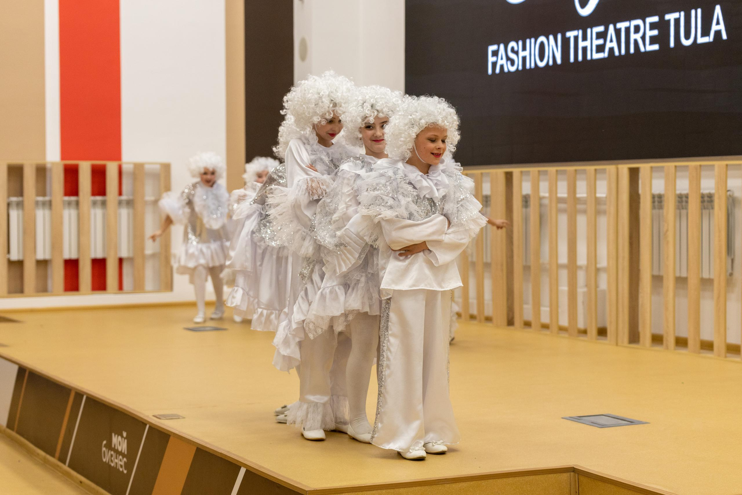 Репортаж 70-200 f2.8 Tamron g2. Показ театр моды «Стиль» («Style» город Тула). Фотограф в Туле Крупский АнДРей. Фотостудия «КАДР71» в Туле