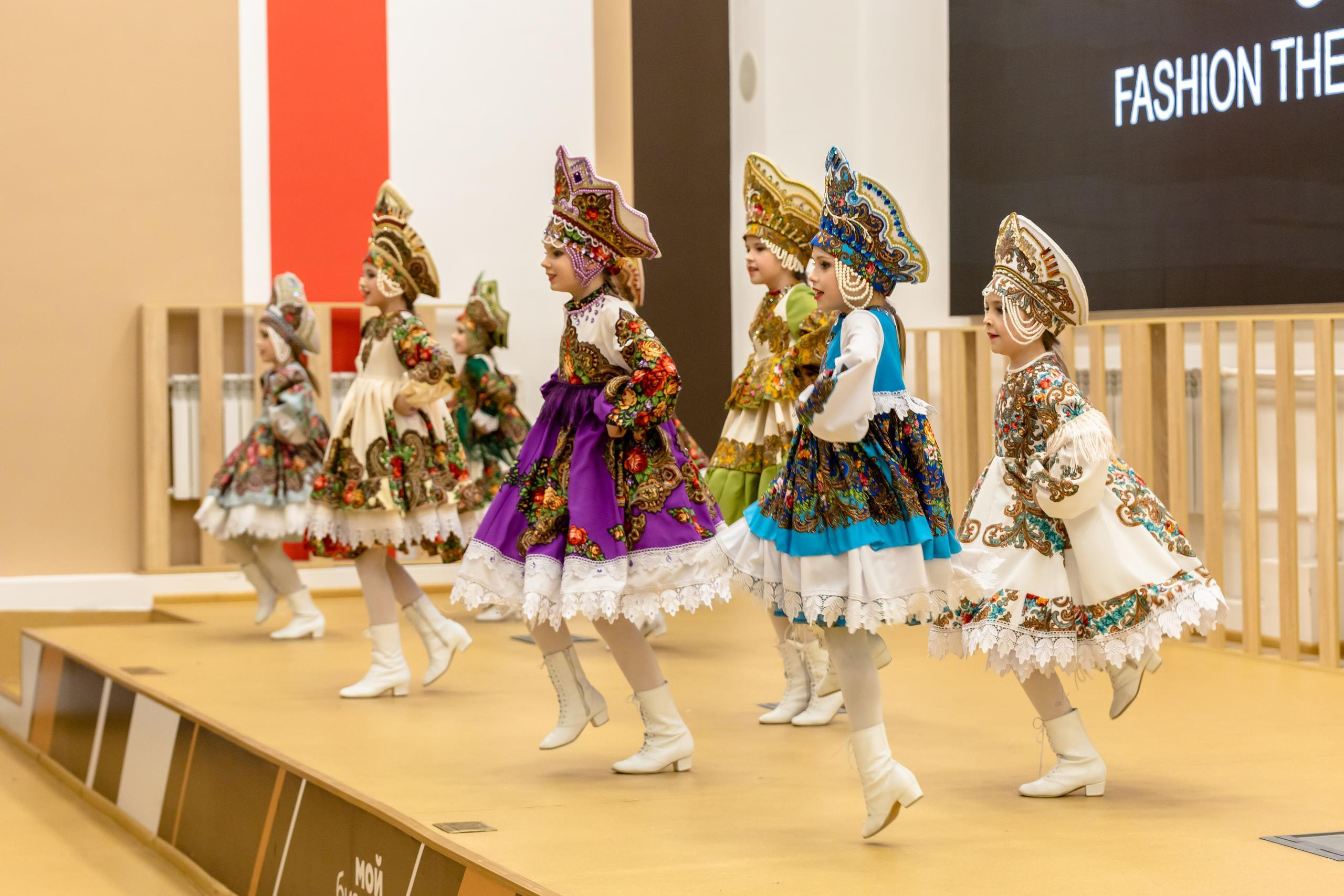 Репортаж 70-200 f2.8 Tamron g2. Показ театр моды «Стиль» («Style» город Тула). Фотограф в Туле Крупский АнДРей. Фотостудия «КАДР71» в Туле