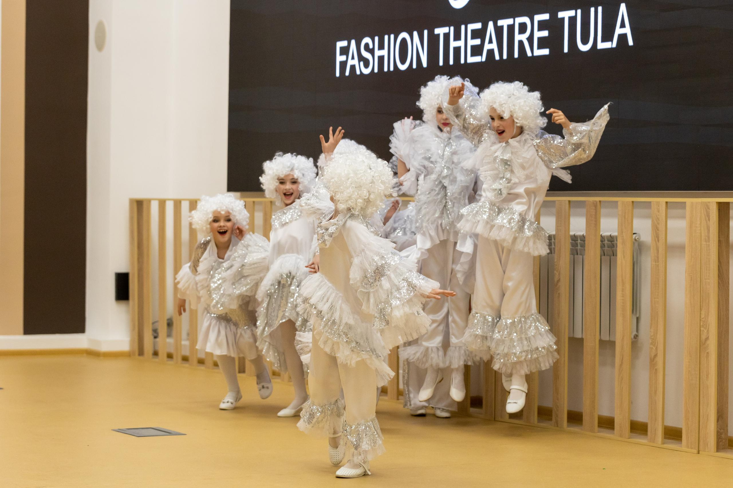 Репортаж 70-200 f2.8 Tamron g2. Показ театр моды «Стиль» («Style» город Тула). Фотограф в Туле Крупский АнДРей. Фотостудия «КАДР71» в Туле