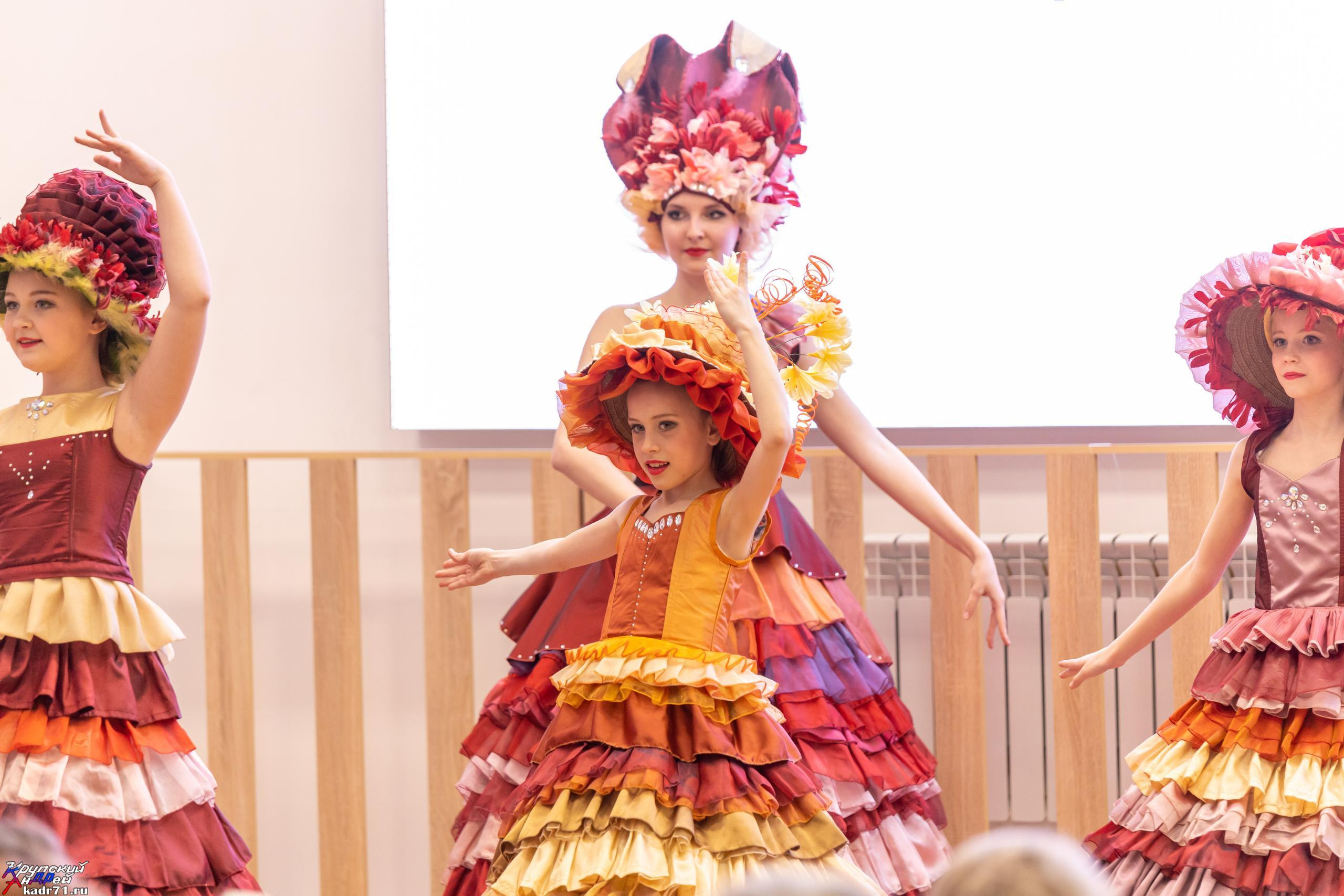 Репортаж 70-200 f2.8 Tamron g2. Показ театр моды «Стиль» («Style» город Тула). Фотограф в Туле Крупский АнДРей. Фотостудия «КАДР71» в Туле