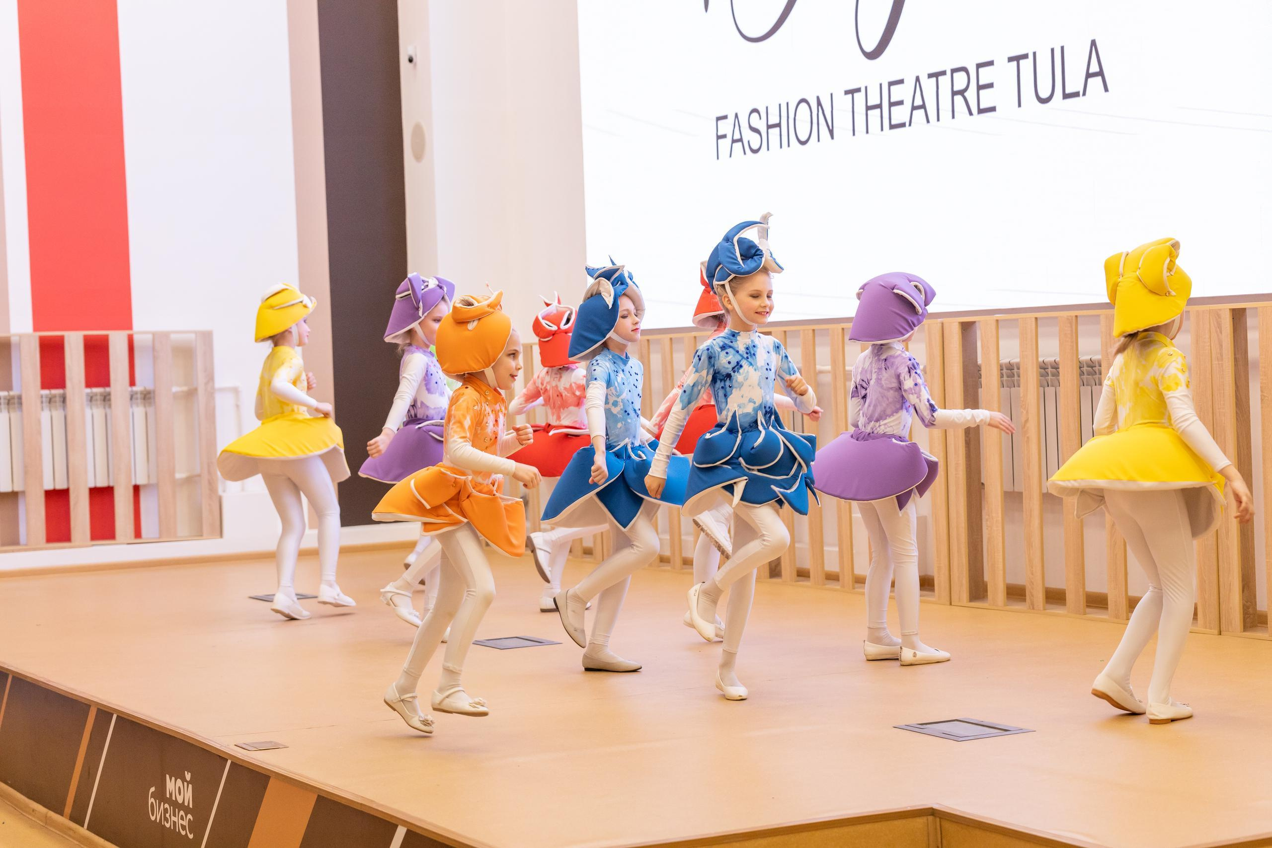 Репортаж 70-200 f2.8 Tamron g2. Показ театр моды «Стиль» («Style» город Тула). Фотограф в Туле Крупский АнДРей. Фотостудия «КАДР71» в Туле