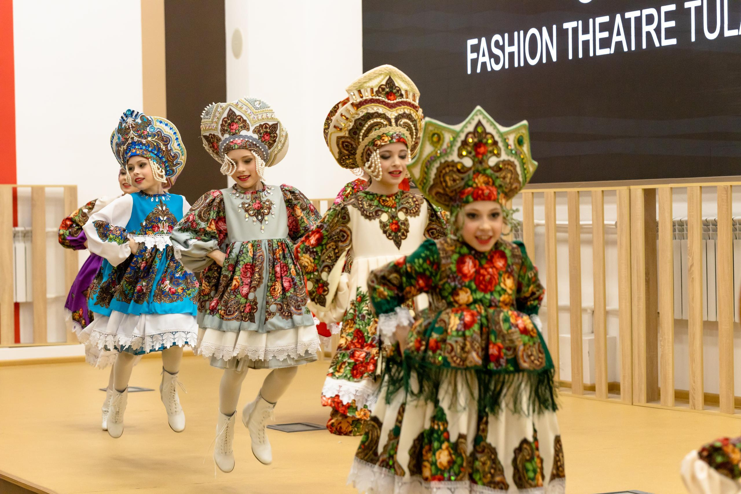 Репортаж 70-200 f2.8 Tamron g2. Показ театр моды «Стиль» («Style» город Тула). Фотограф в Туле Крупский АнДРей. Фотостудия «КАДР71» в Туле