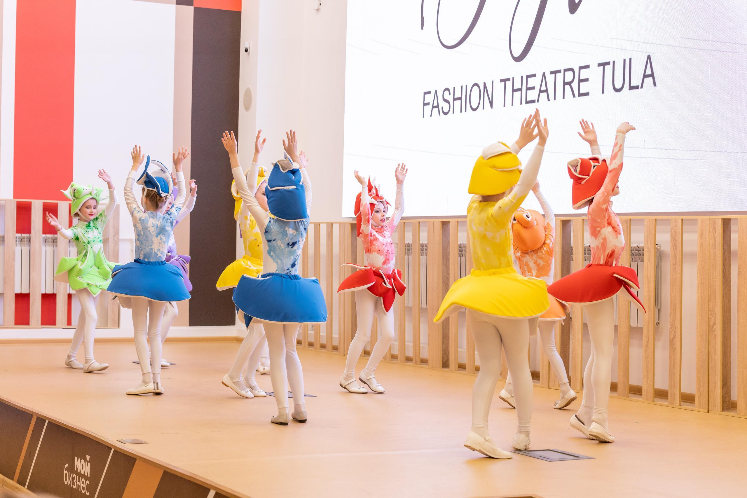 Репортаж 70-200 f2.8 Tamron g2. Показ театр моды «Стиль» («Style» город Тула). Фотограф в Туле Крупский АнДРей. Фотостудия «КАДР71» в Туле