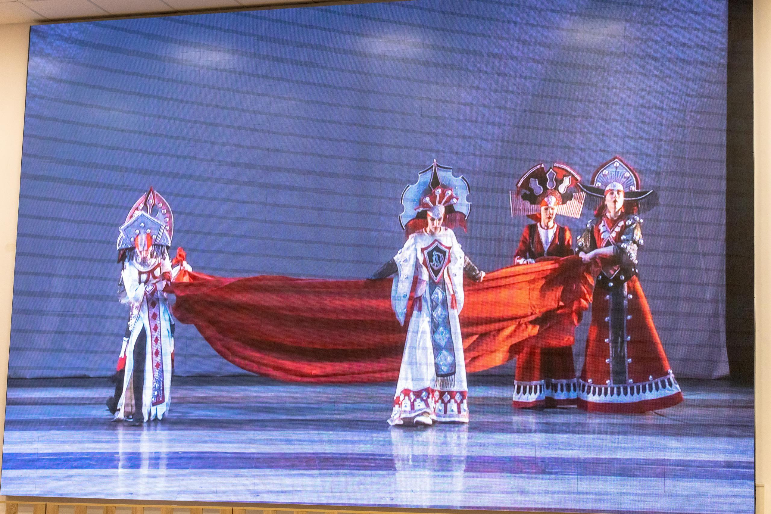 Репортаж 70-200 f2.8 Tamron g2. Показ театр моды «Стиль» («Style» город Тула). Фотограф в Туле Крупский АнДРей. Фотостудия «КАДР71» в Туле