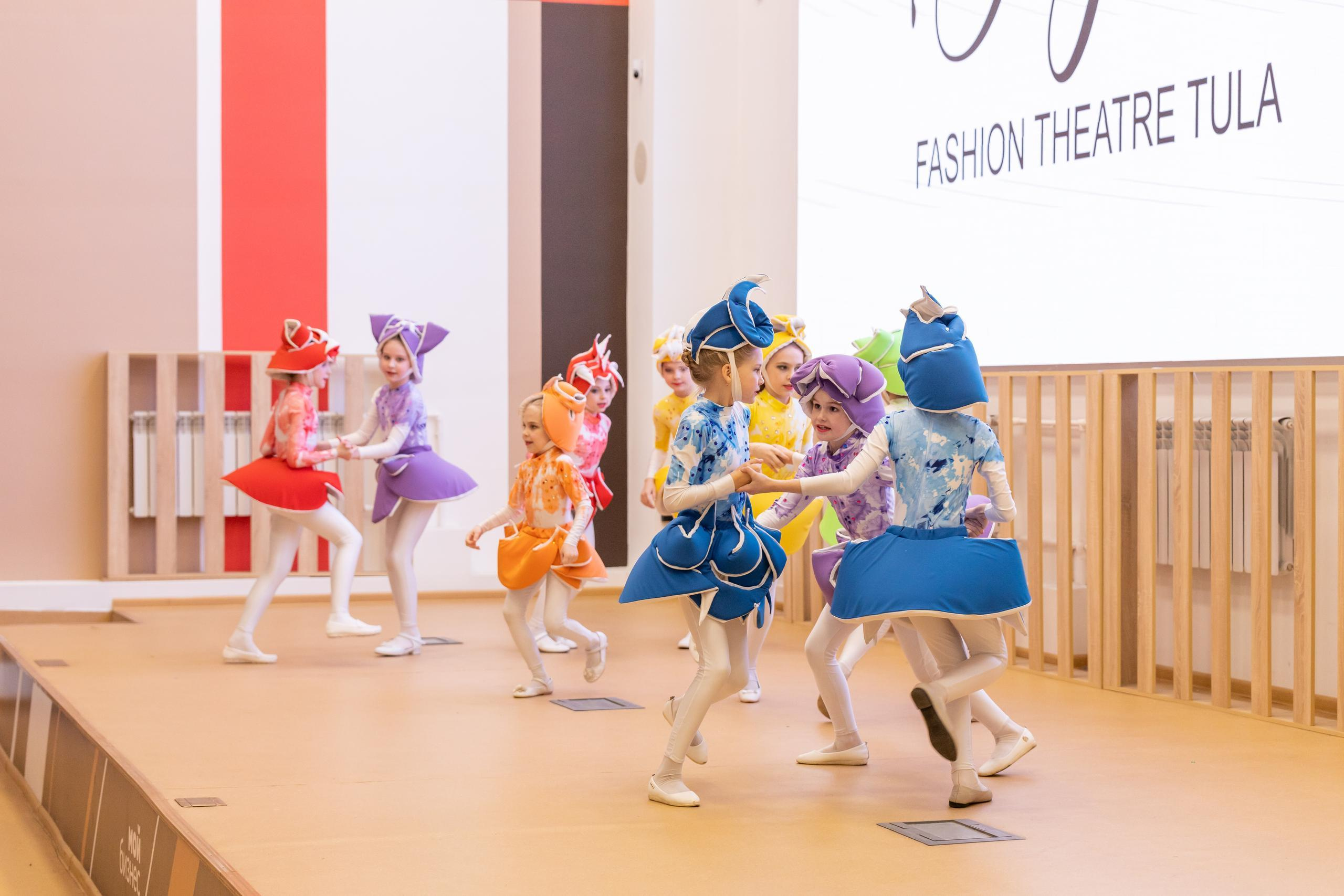 Репортаж 70-200 f2.8 Tamron g2. Показ театр моды «Стиль» («Style» город Тула). Фотограф в Туле Крупский АнДРей. Фотостудия «КАДР71» в Туле