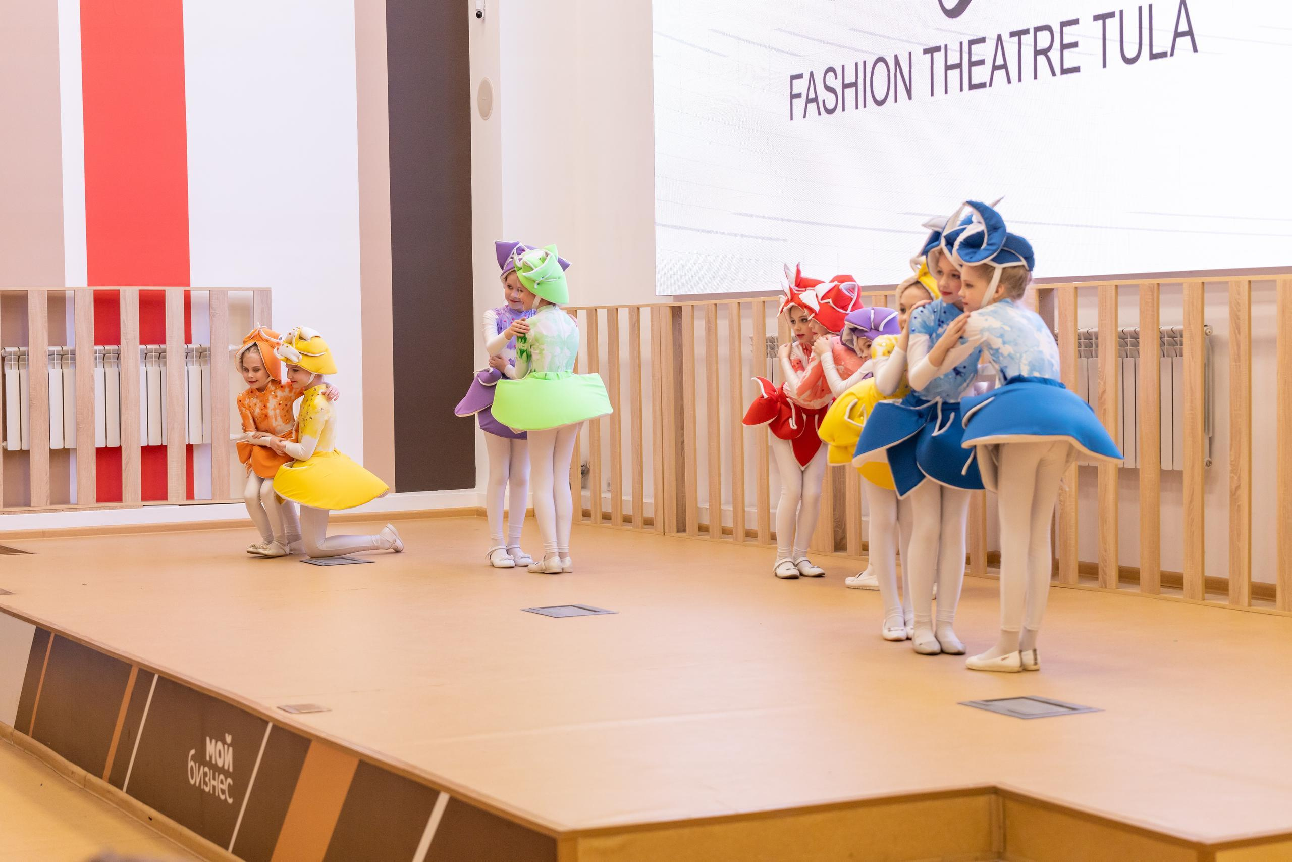 Репортаж 70-200 f2.8 Tamron g2. Показ театр моды «Стиль» («Style» город Тула). Фотограф в Туле Крупский АнДРей. Фотостудия «КАДР71» в Туле