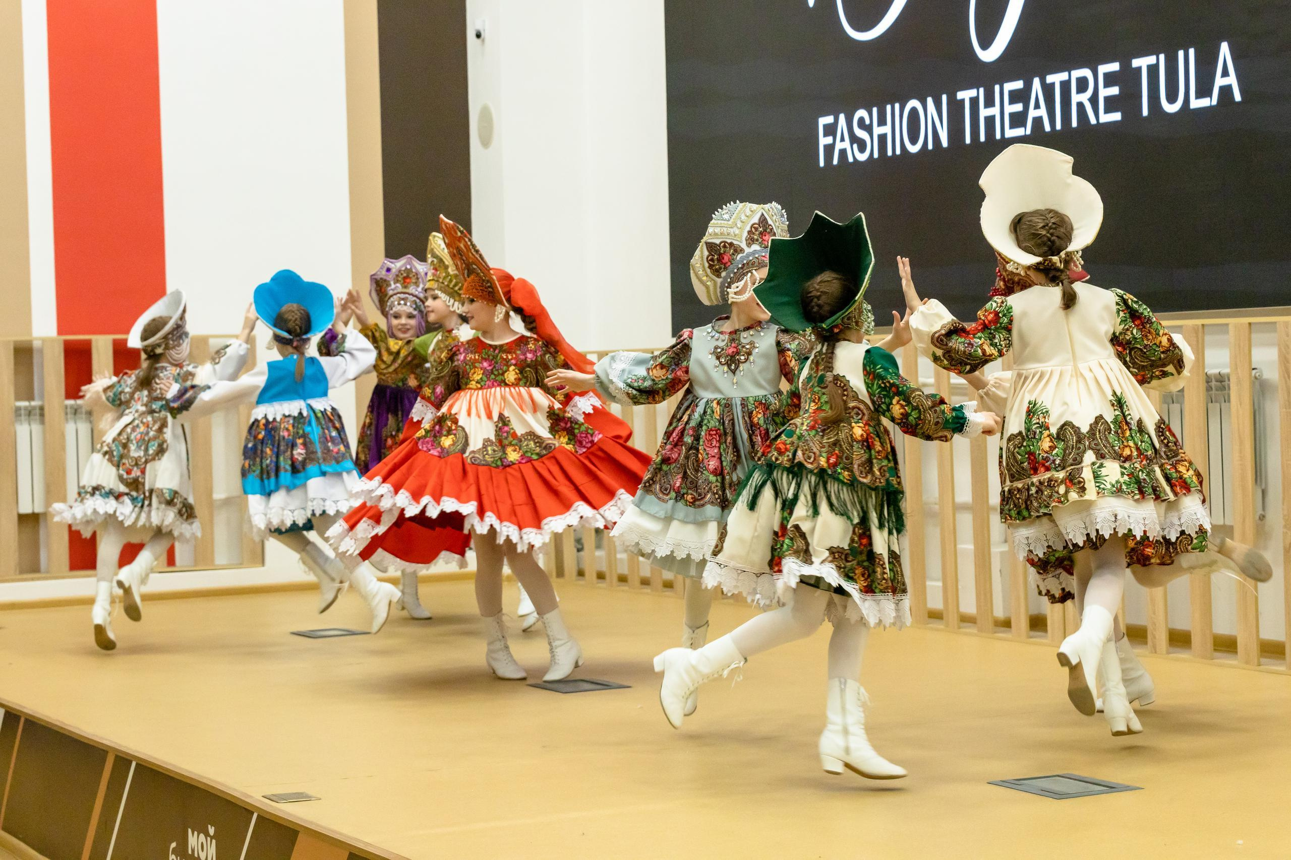 Репортаж 70-200 f2.8 Tamron g2. Показ театр моды «Стиль» («Style» город Тула). Фотограф в Туле Крупский АнДРей. Фотостудия «КАДР71» в Туле