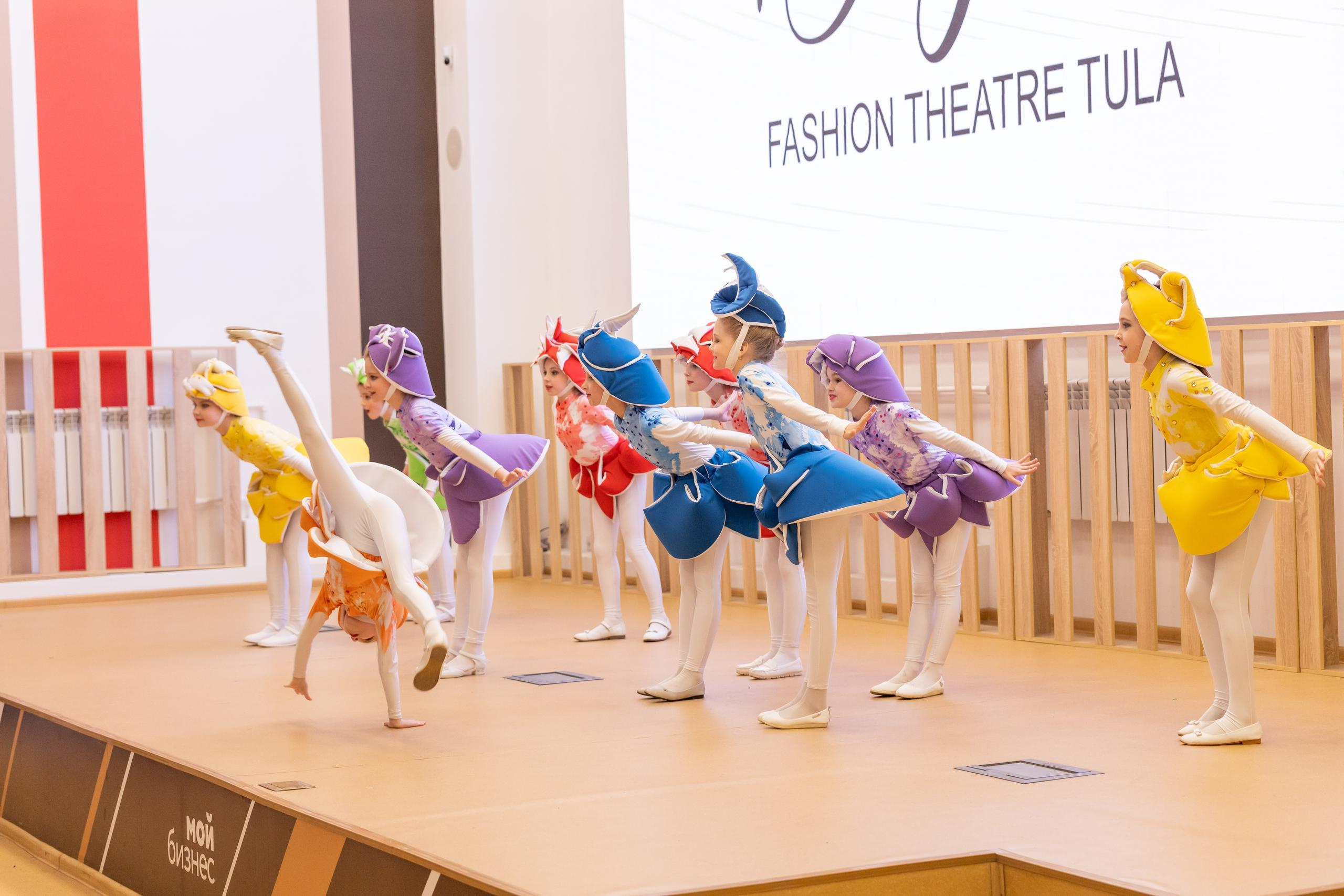 Репортаж 70-200 f2.8 Tamron g2. Показ театр моды «Стиль» («Style» город Тула). Фотограф в Туле Крупский АнДРей. Фотостудия «КАДР71» в Туле