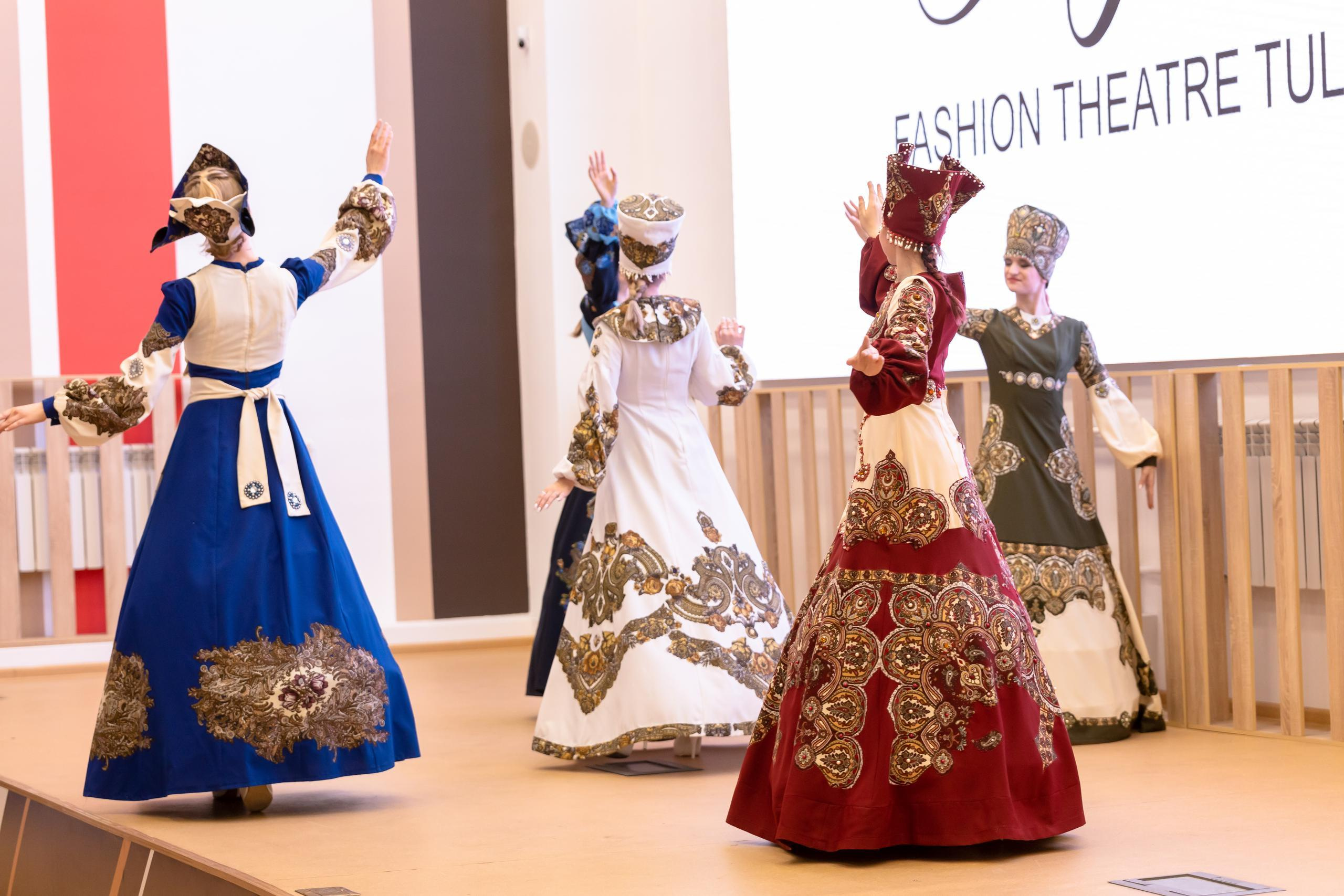 Репортаж 70-200 f2.8 Tamron g2. Показ театр моды «Стиль» («Style» город Тула). Фотограф в Туле Крупский АнДРей. Фотостудия «КАДР71» в Туле