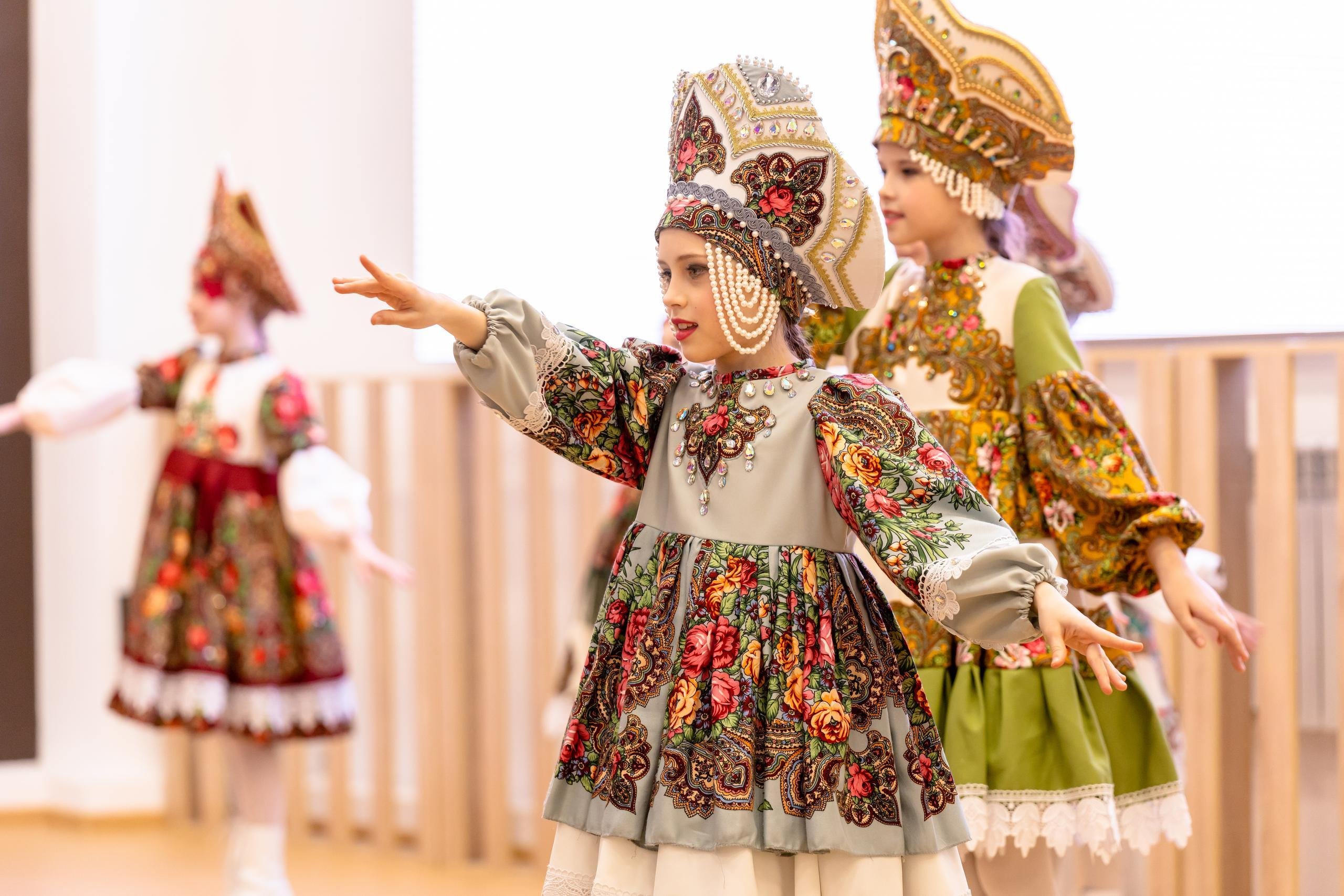 Репортаж 70-200 f2.8 Tamron g2. Показ театр моды «Стиль» («Style» город Тула). Фотограф в Туле Крупский АнДРей. Фотостудия «КАДР71» в Туле