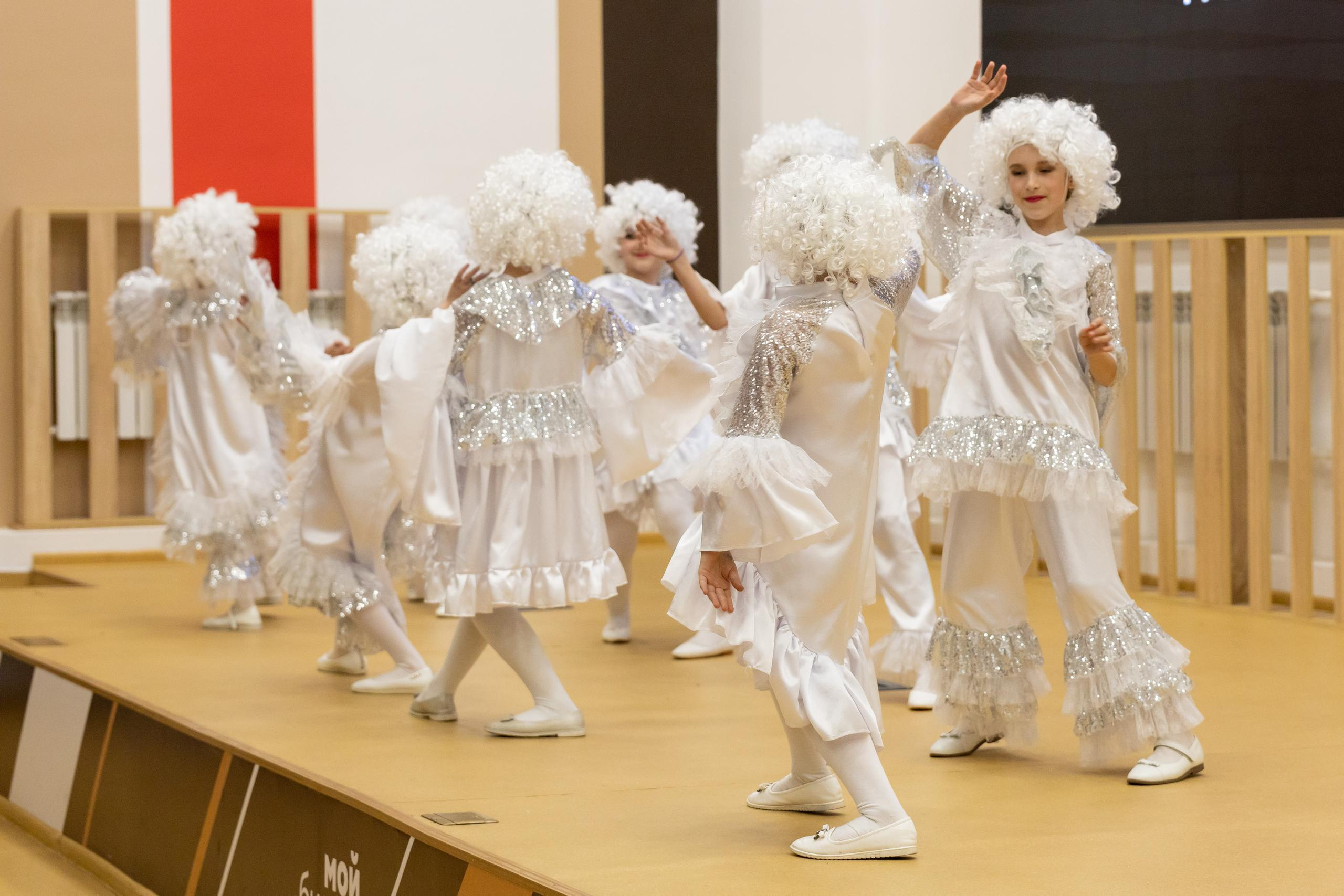 Репортаж 70-200 f2.8 Tamron g2. Показ театр моды «Стиль» («Style» город Тула). Фотограф в Туле Крупский АнДРей. Фотостудия «КАДР71» в Туле