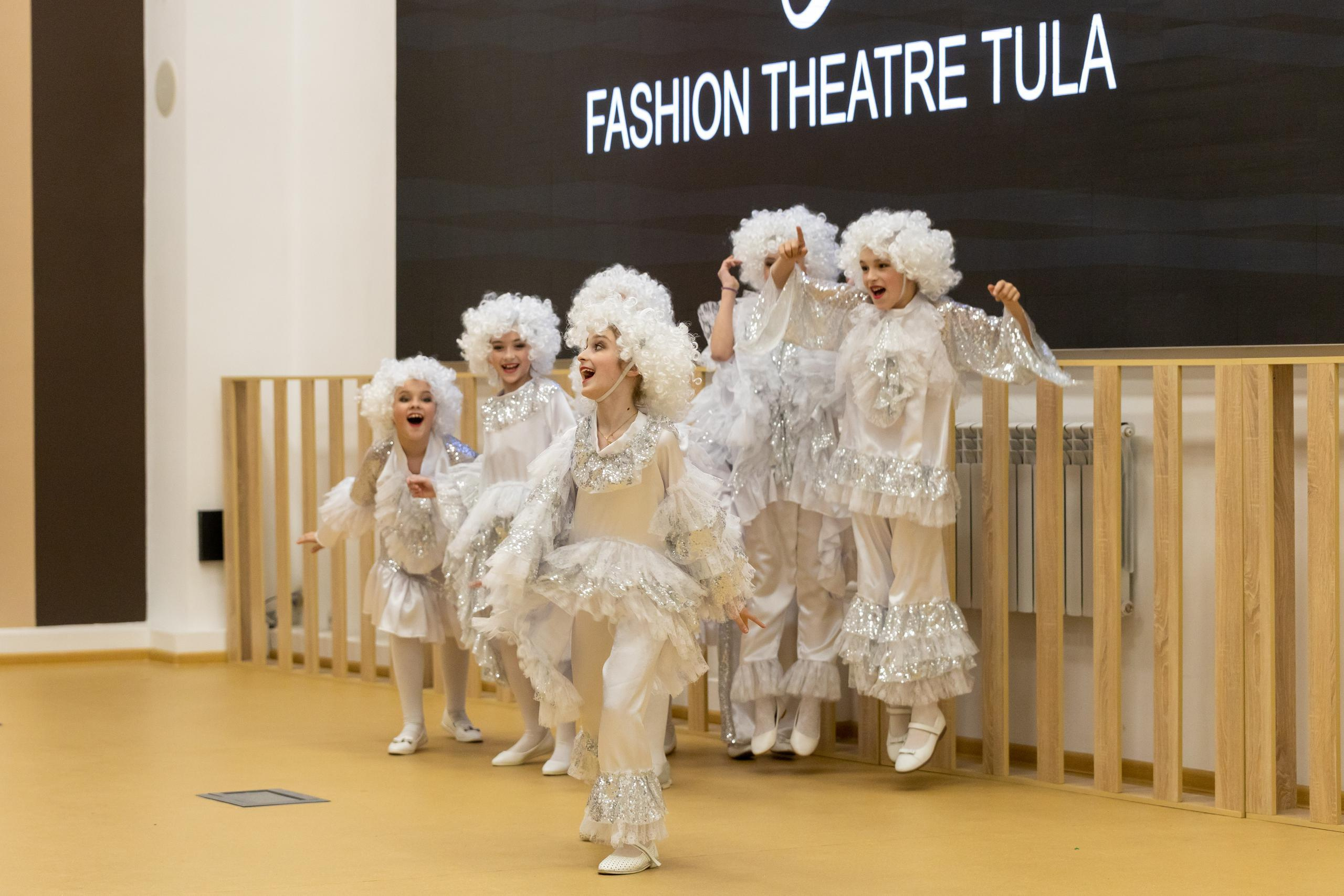 Репортаж 70-200 f2.8 Tamron g2. Показ театр моды «Стиль» («Style» город Тула). Фотограф в Туле Крупский АнДРей. Фотостудия «КАДР71» в Туле