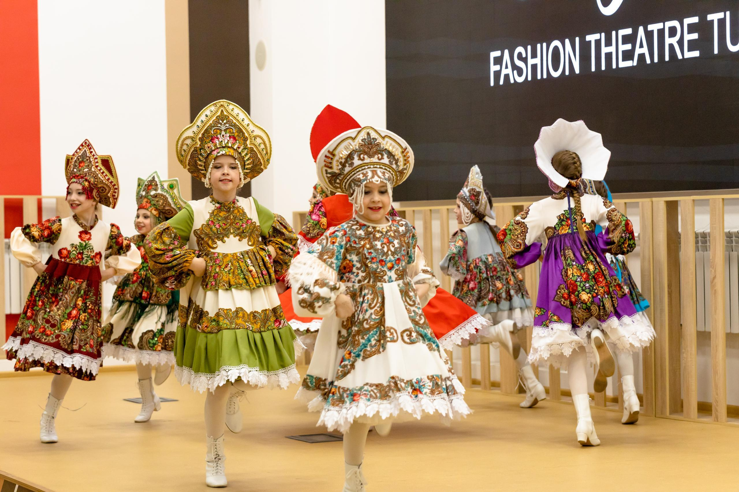 Репортаж 70-200 f2.8 Tamron g2. Показ театр моды «Стиль» («Style» город Тула). Фотограф в Туле Крупский АнДРей. Фотостудия «КАДР71» в Туле